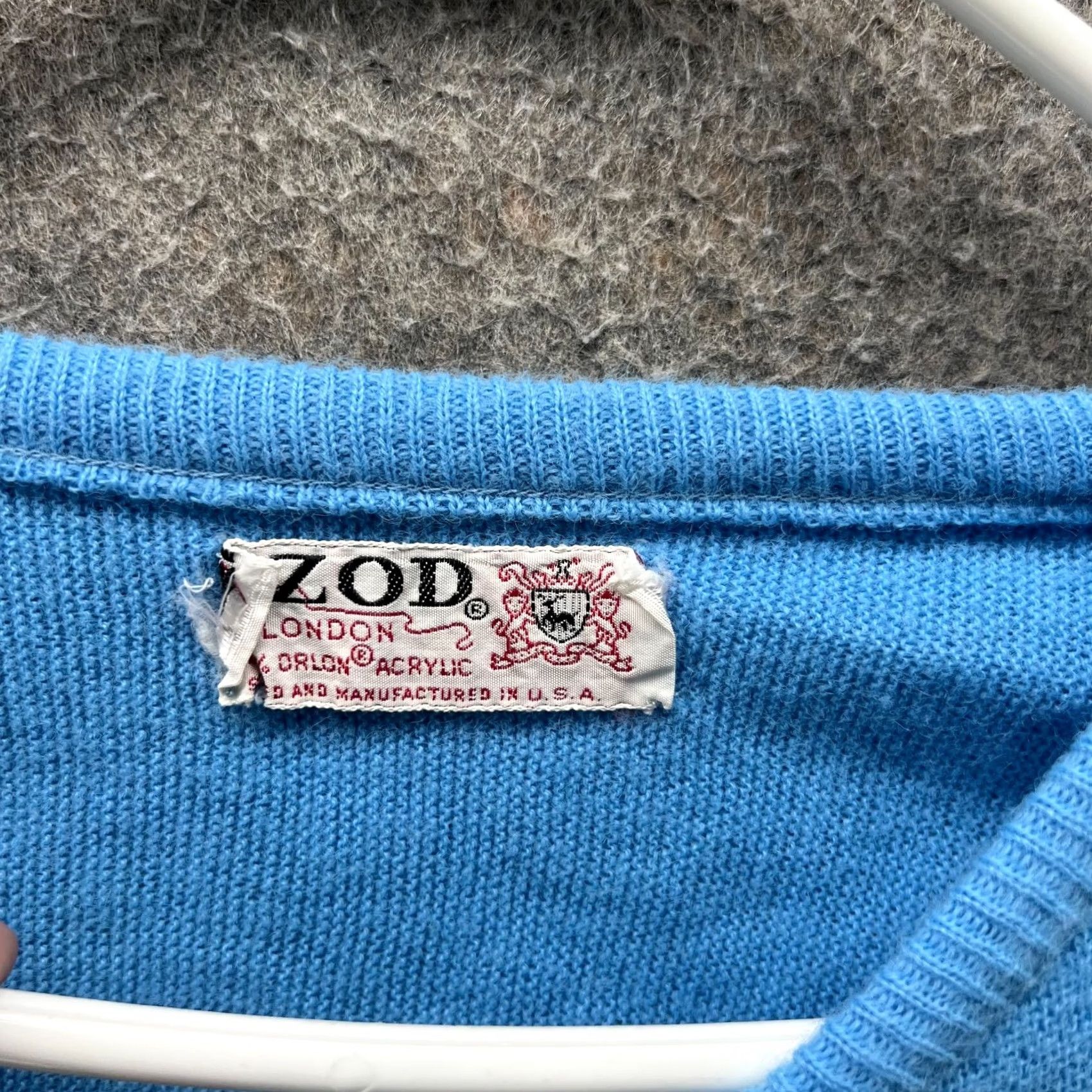 Lacoste VINTAGE Izod x Lacoste Sweater Womens Large Blue Acrylic V Neck Pullover 90s USA Size L / US 10 / IT 46 - 7 Thumbnail