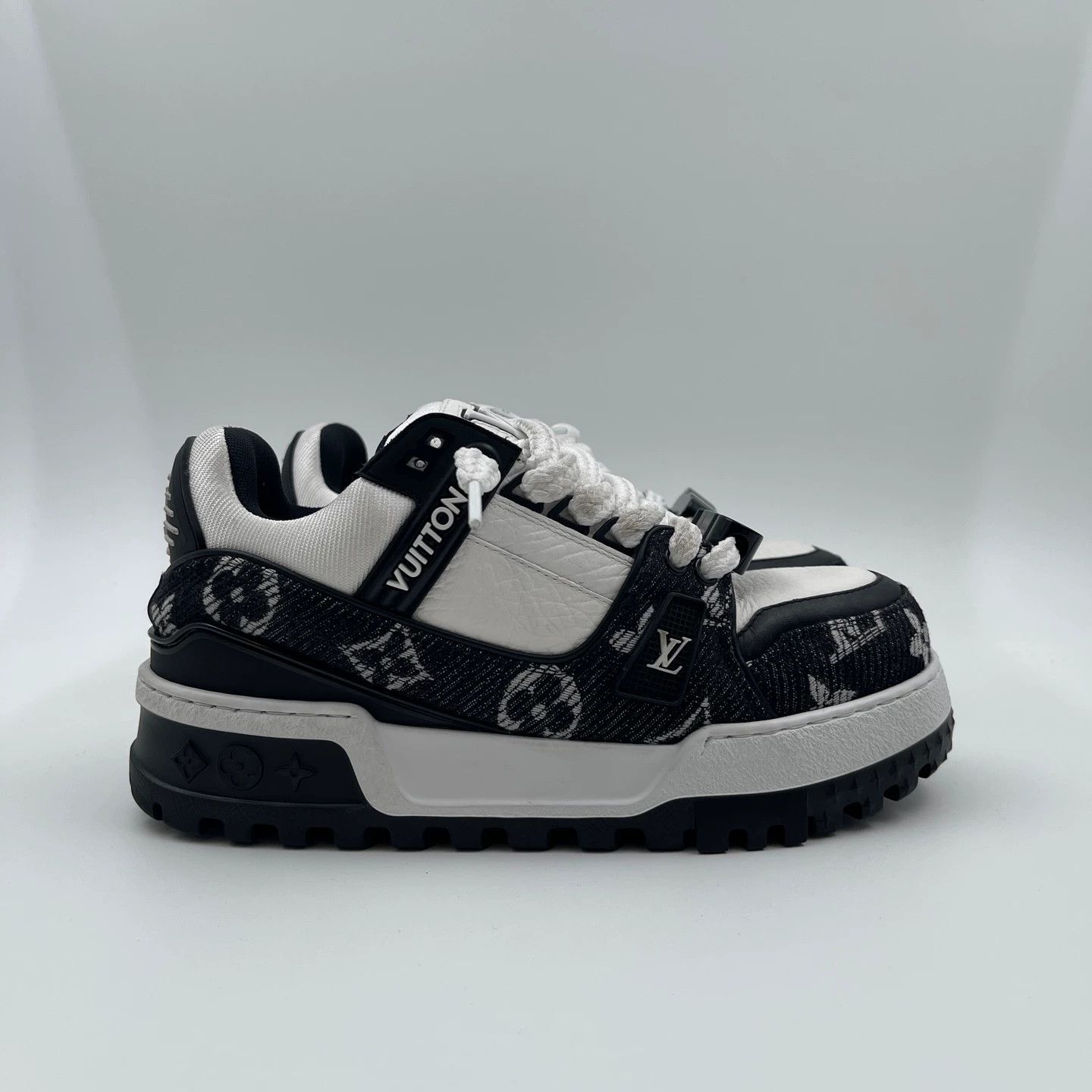 Louis Vuitton LV Denim Black & White Pantoufle 37 Size US 6.5 / IT 36.5 - 1 Thumbnail
