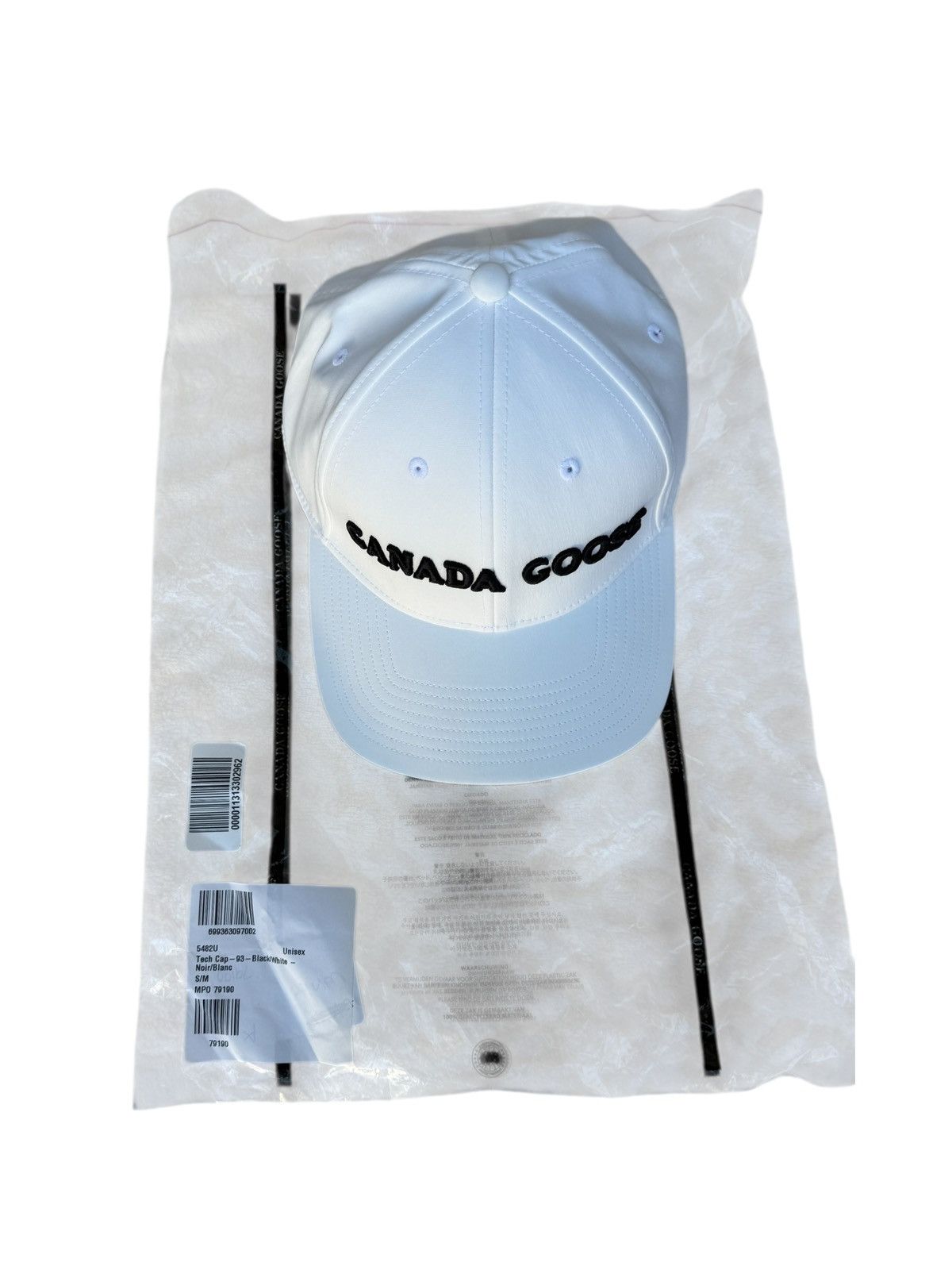Canada Goose Canada goose spell out hat Size ONE SIZE - 11 Thumbnail