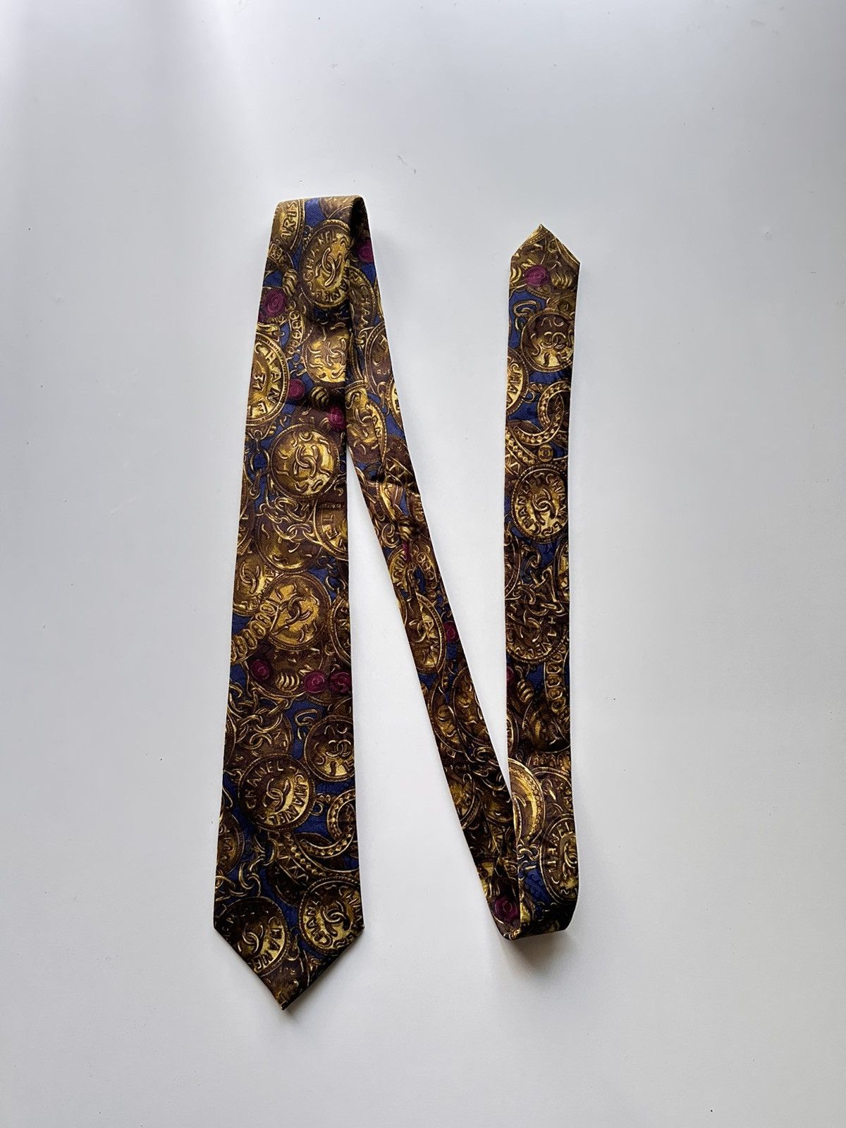 Chanel Chanel Paris Vintage Silk Tie Baroque Coin Print Size ONE SIZE - 4 Thumbnail