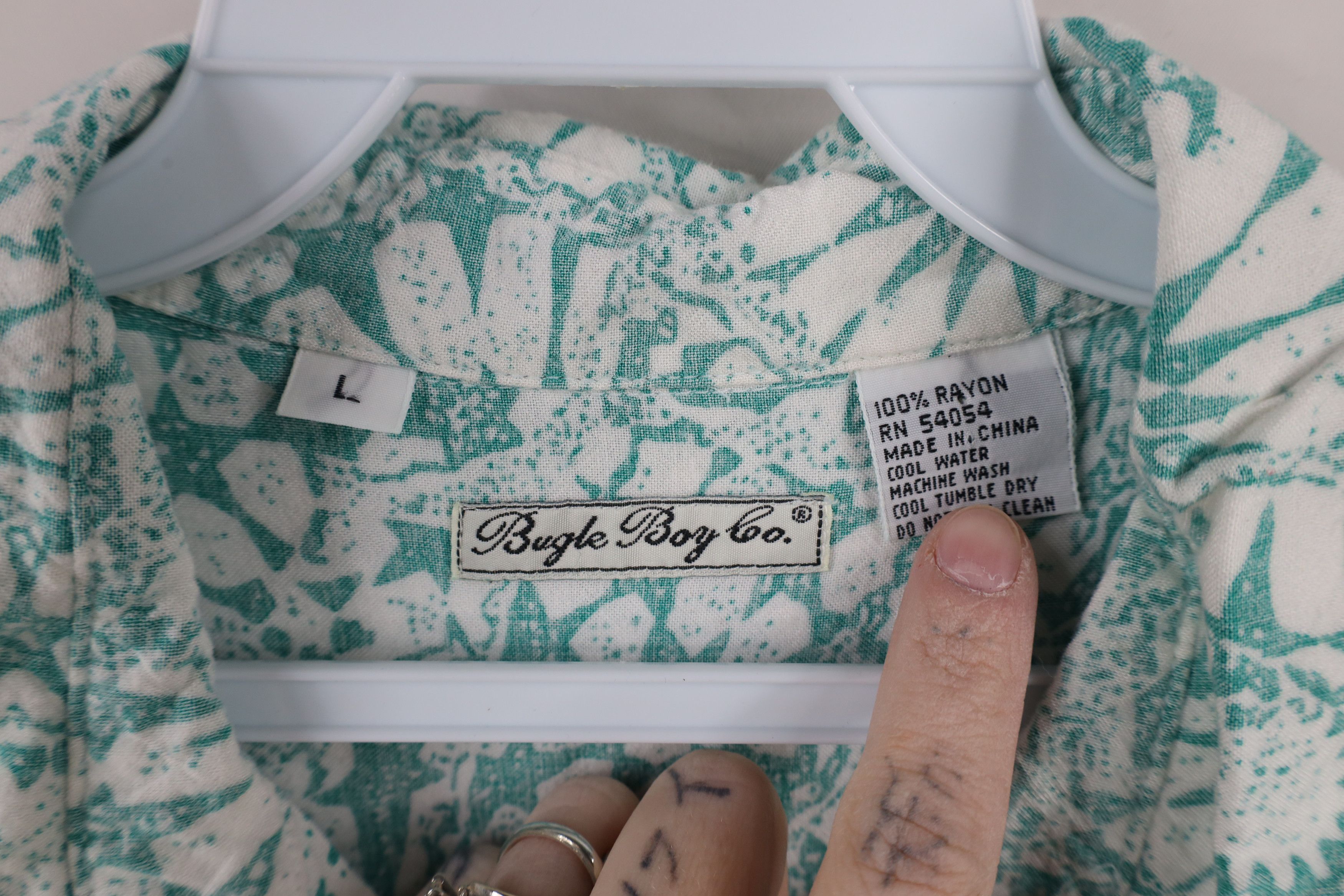 Vintage Vintage 90s Streetwear All Over Print Surfing Button Shirt Size US L / EU 52-54 / 3 - 6 Thumbnail