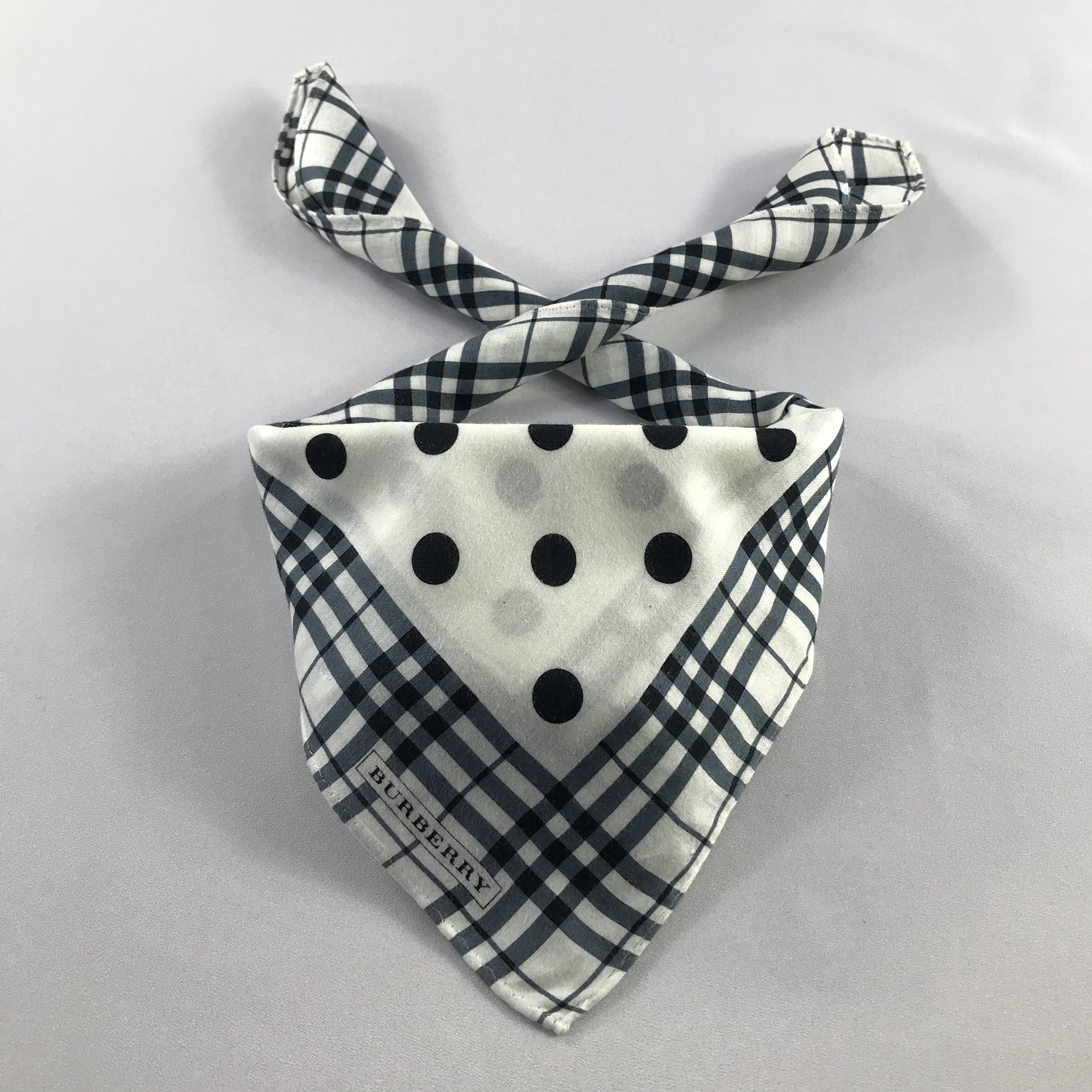 Burberry Burberry Handkerchief / Bandana / Neckerchief C525 Size ONE SIZE - 1 Thumbnail