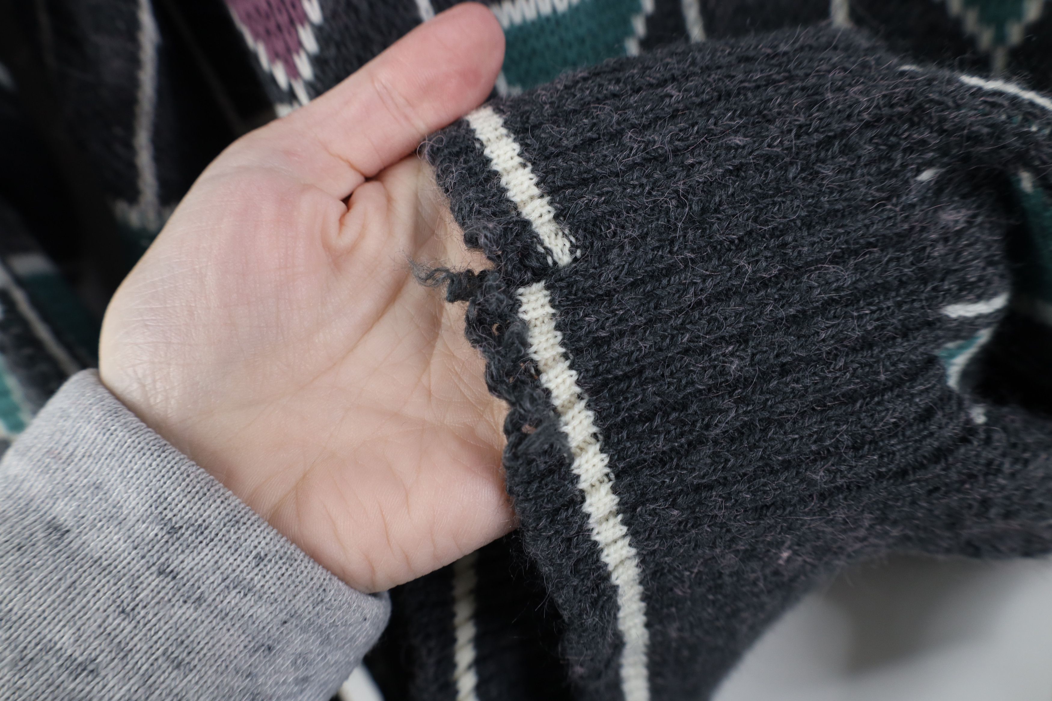 Vintage Vintage 90s Streetwear Triangle Knit Crewneck Sweater Size US L / EU 52-54 / 3 - 7 Thumbnail