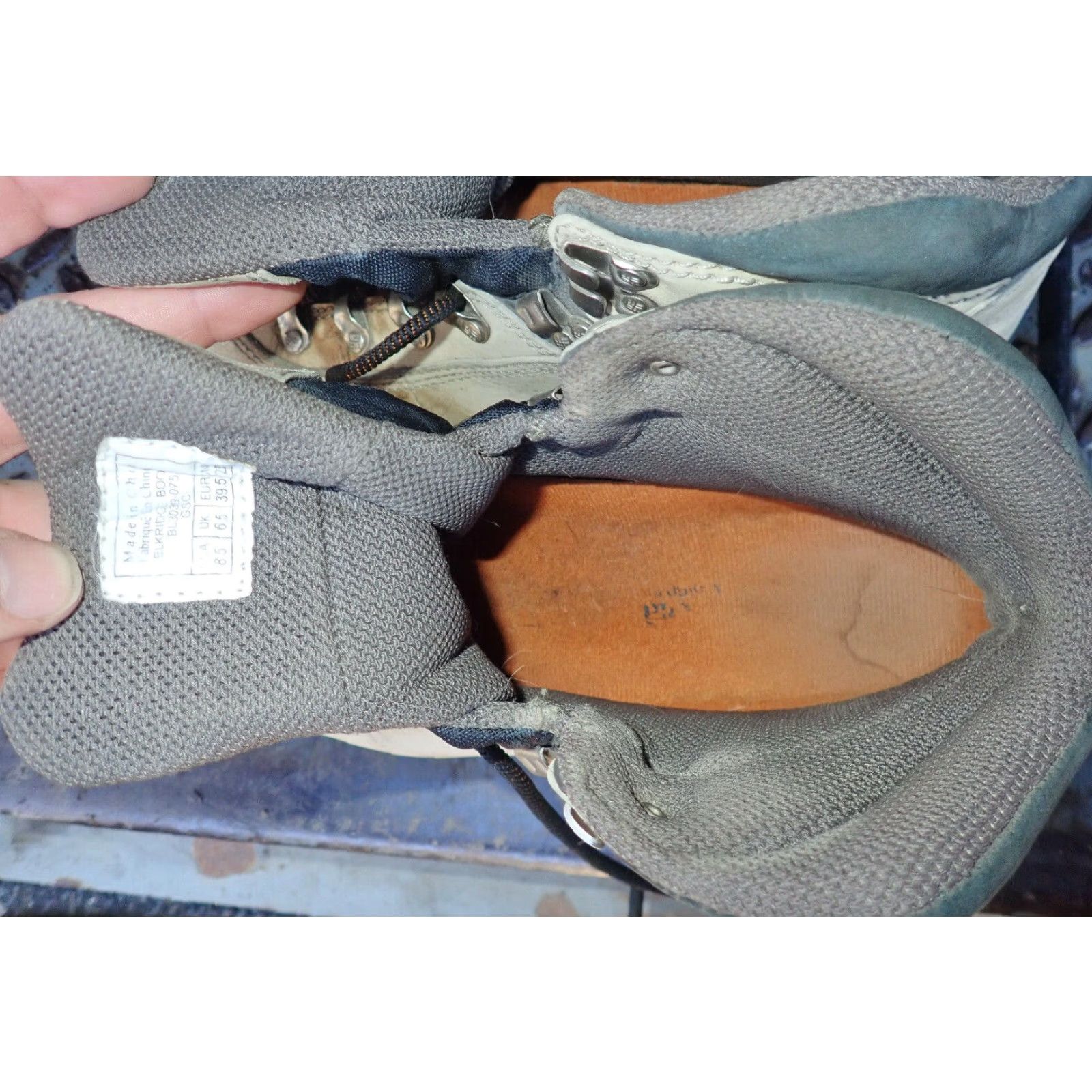 Vintage VINTAGE Columbia Elkridge II Waterproof Hiking Boots Women US 8.5 Beige Omni-Tech 90s Retro Size US 7 / IT 37 - 6 Thumbnail