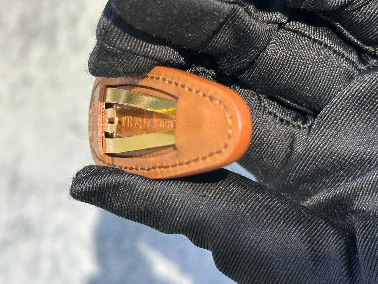 Celine CELINE Triomphe Snap Hair Clip In Calfskin TAN/GOLD Size ONE SIZE - 12 Thumbnail