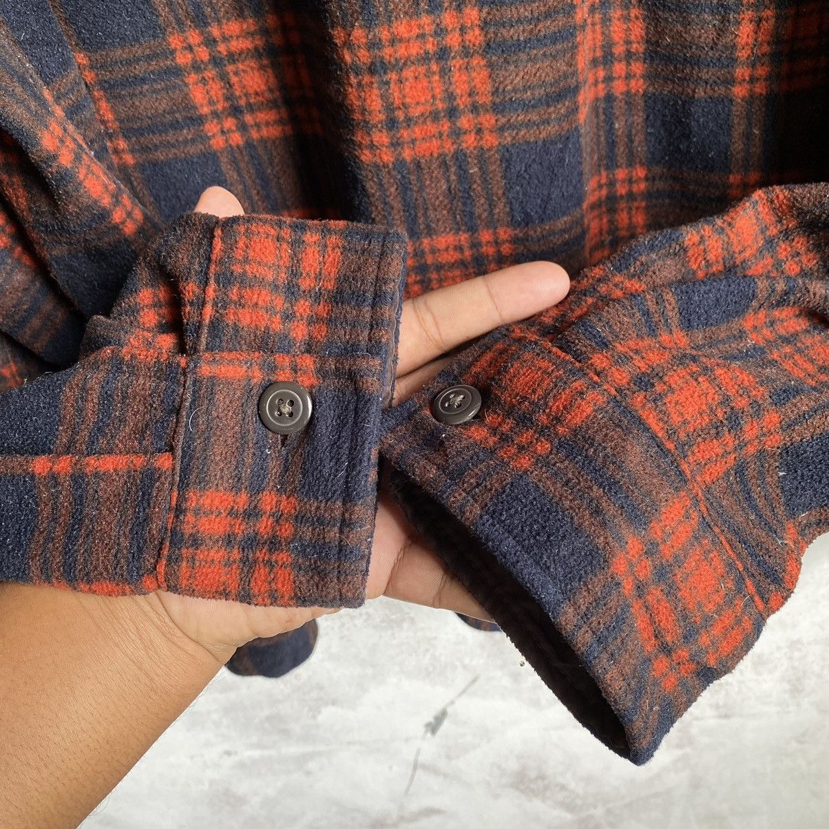 Uniqlo Uniqlo Shirt Button Size US XL / EU 56 / 4 - 8 Thumbnail