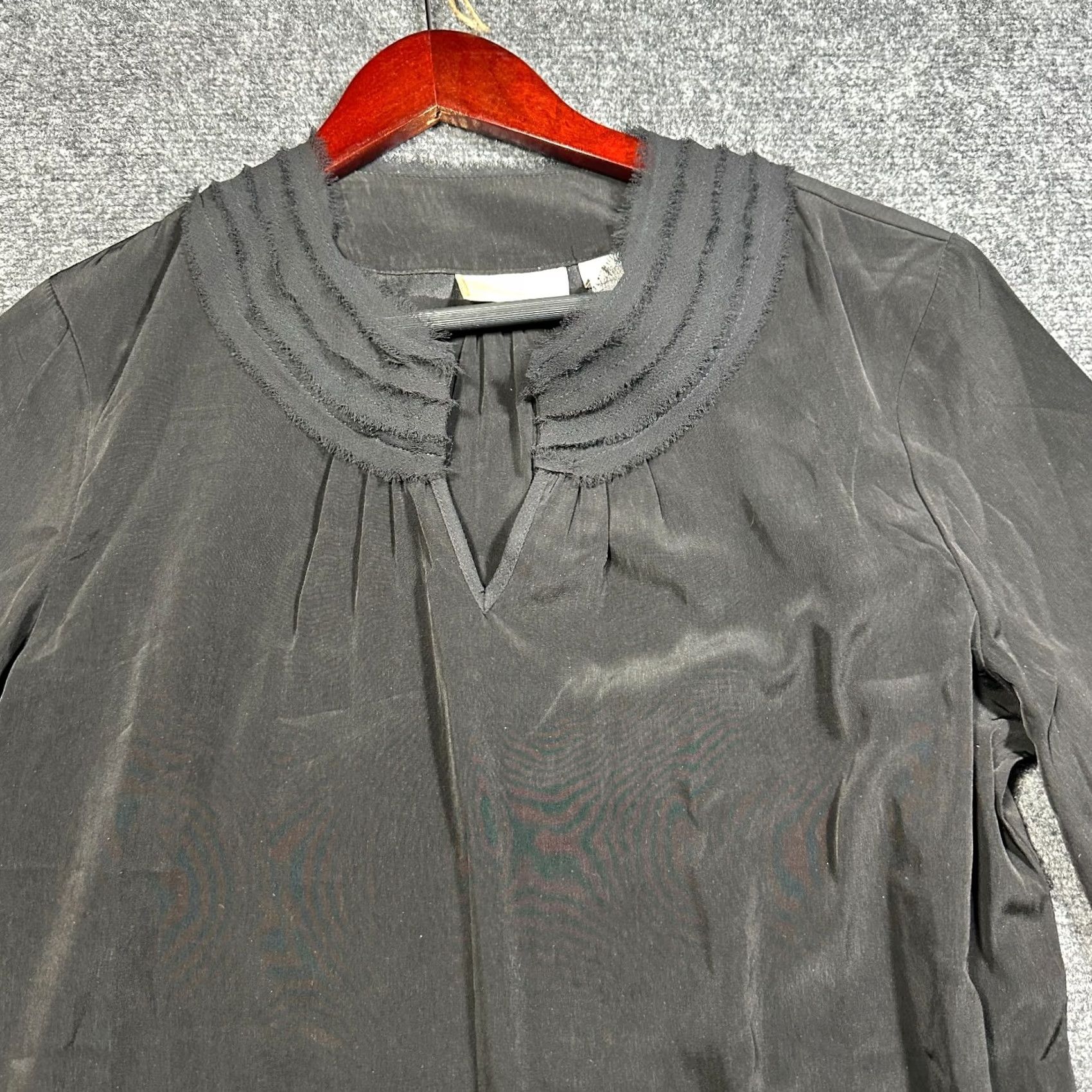 Vintage Chicos Blouse Women's Medium Black V-Neck 3/4 Sleeve Pullover Notched Neck Button Cuffs Size M / US 6-8 / IT 42-44 - 6 Thumbnail