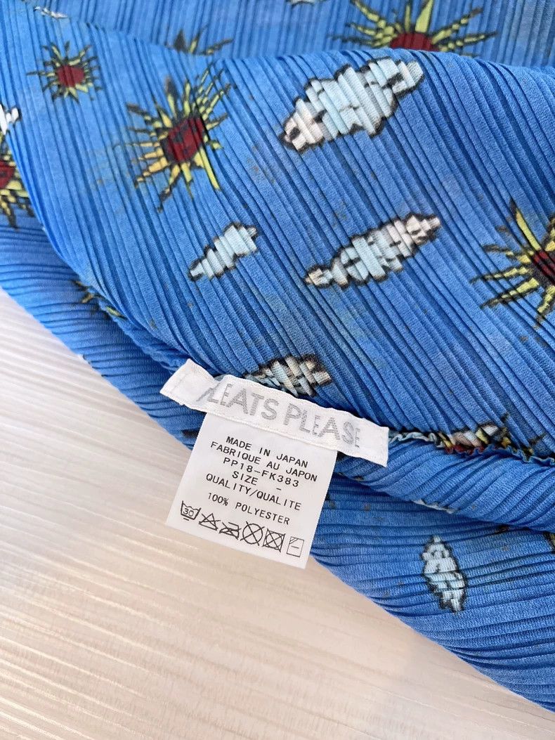 Issey Miyake Issey Miyake size:one size Blue sunflower rib round top Size S / US 4 / IT 40 - 4 Thumbnail