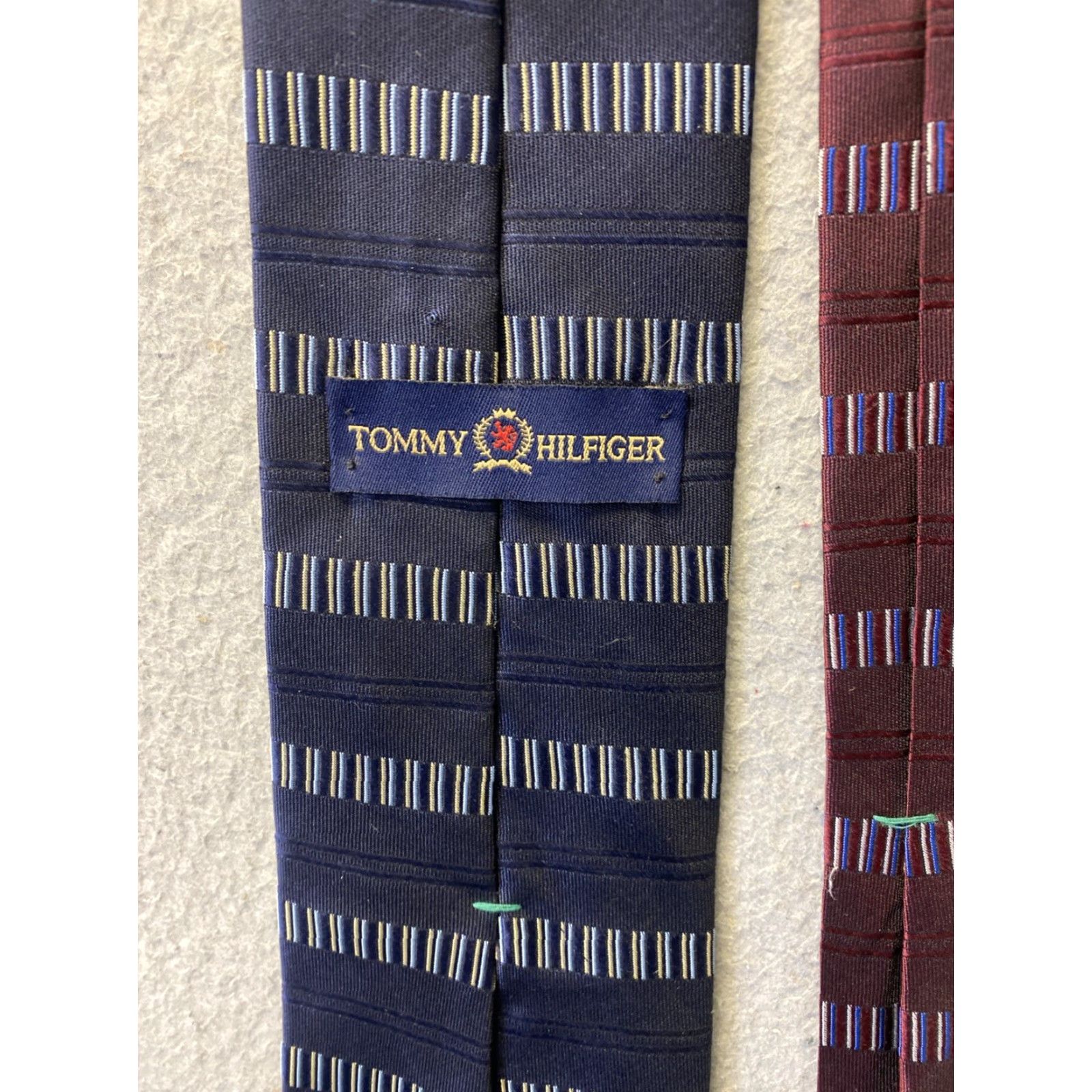 Tommy Hilfiger VINTAGE Tommy Hilfiger Men's Silk Blend Geometric Navy Tie One Size Formal Business Size ONE SIZE - 6 Thumbnail