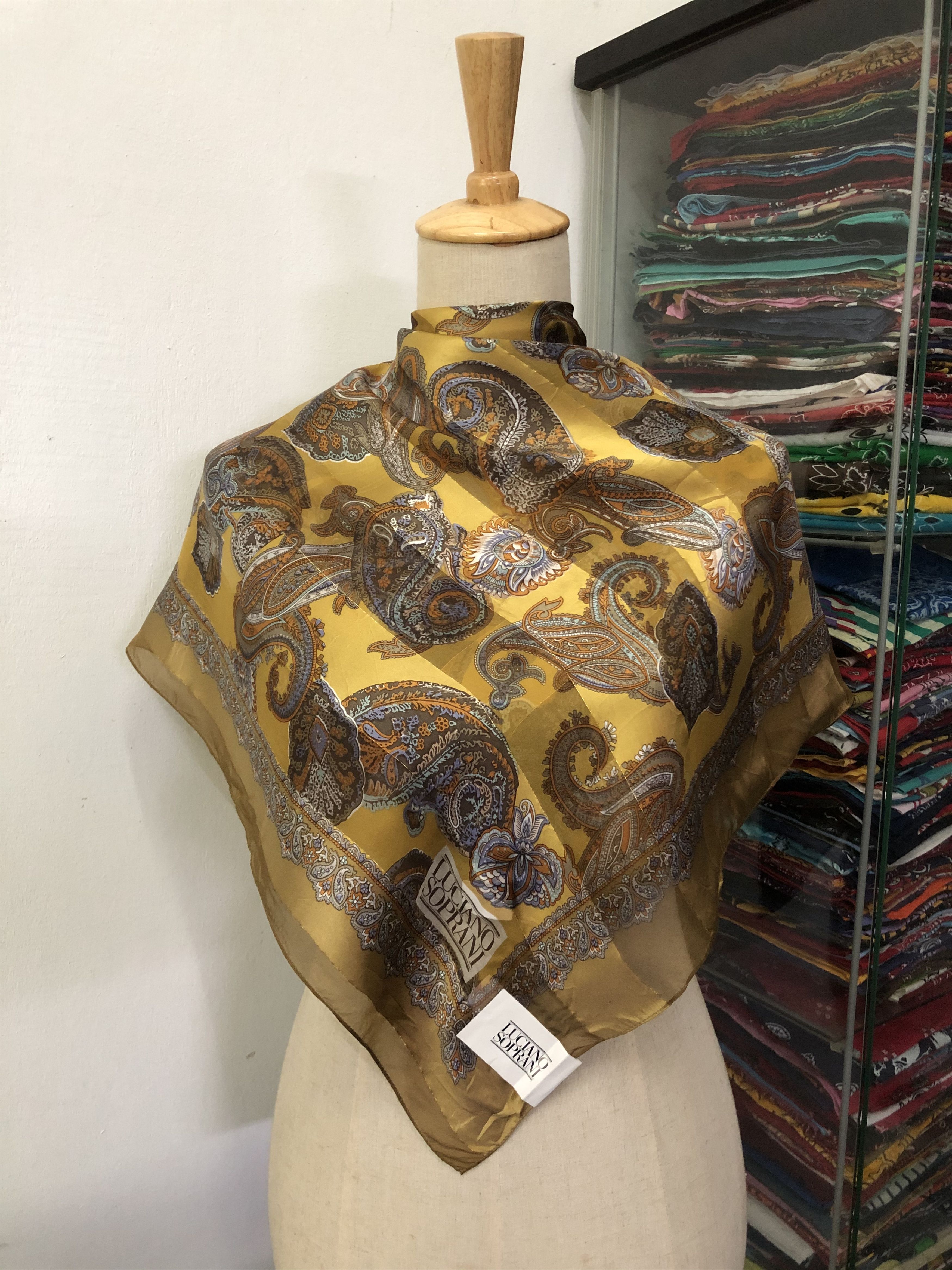 Vintage Vintage Luciano Soprani Silk Scarf Size ONE SIZE - 1 Thumbnail