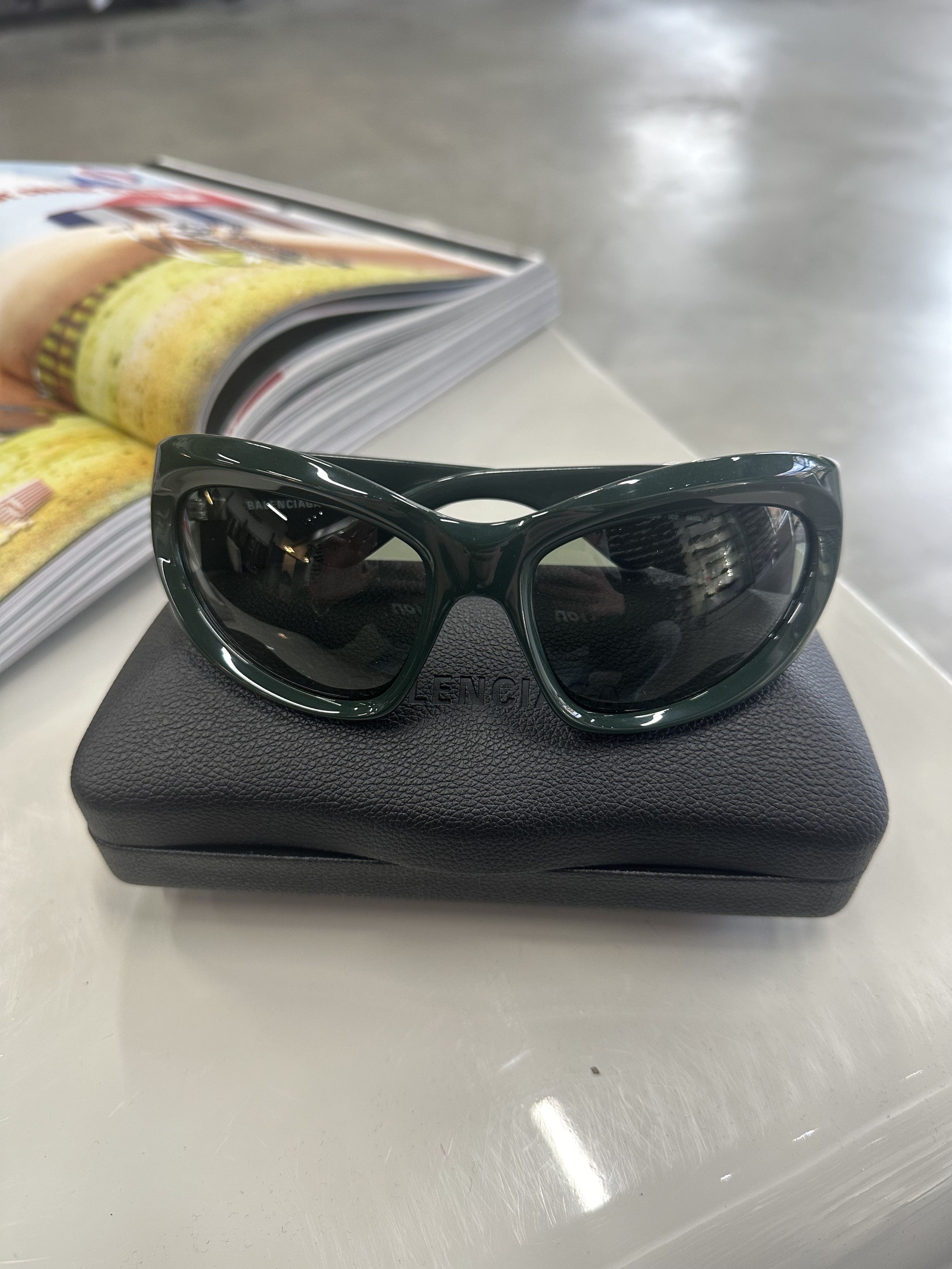 Balenciaga BALENCIAGA Wrap Sunglasses Shiny Solid Green Size ONE SIZE - 2 Thumbnail