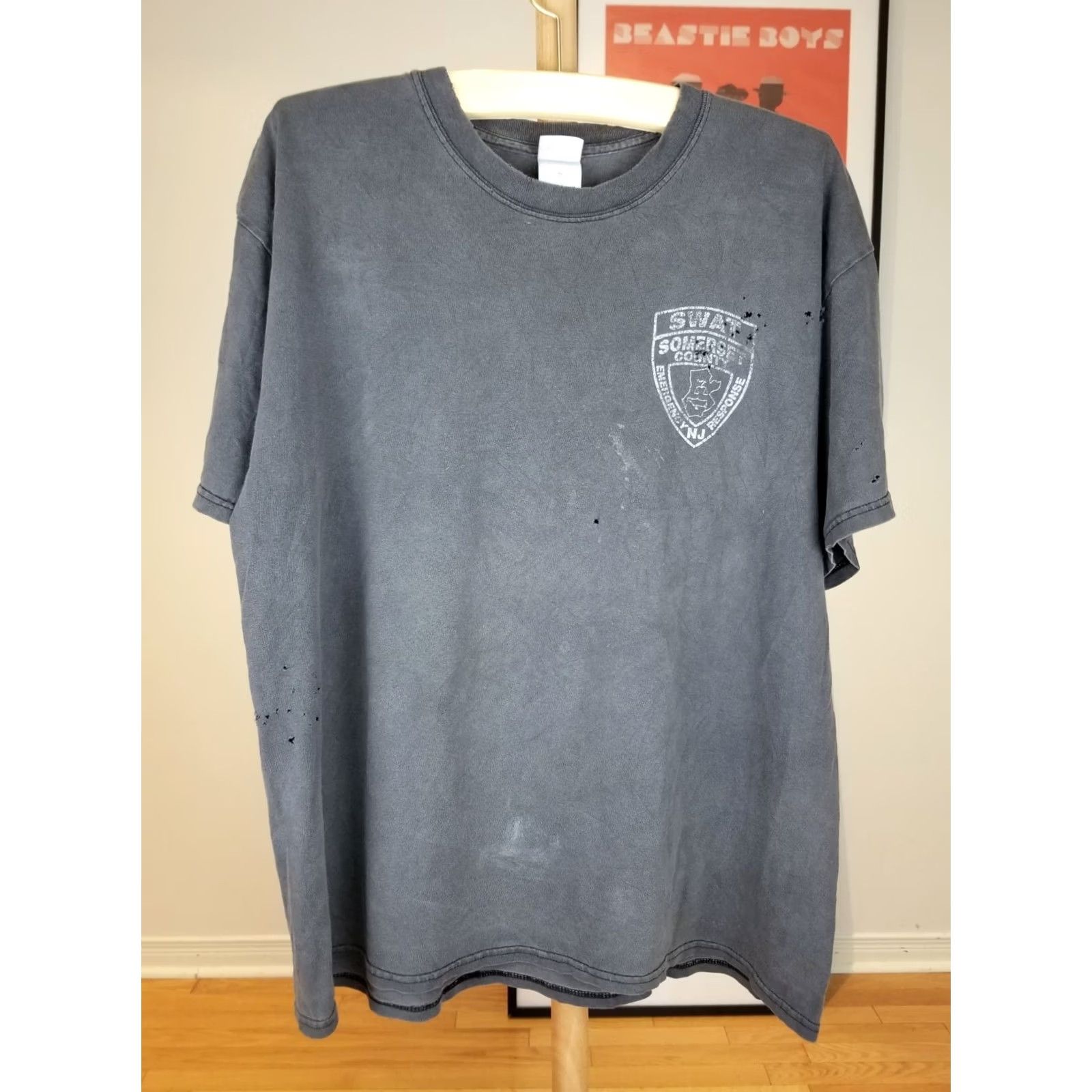 Gildan VINTAGE 90' SWAT TEAM COMERSET COUNTY T-SHIRT FADED TRASHED DISTRESSED XLARGE Mens Size US XL / EU 56 / 4 - 3 Thumbnail