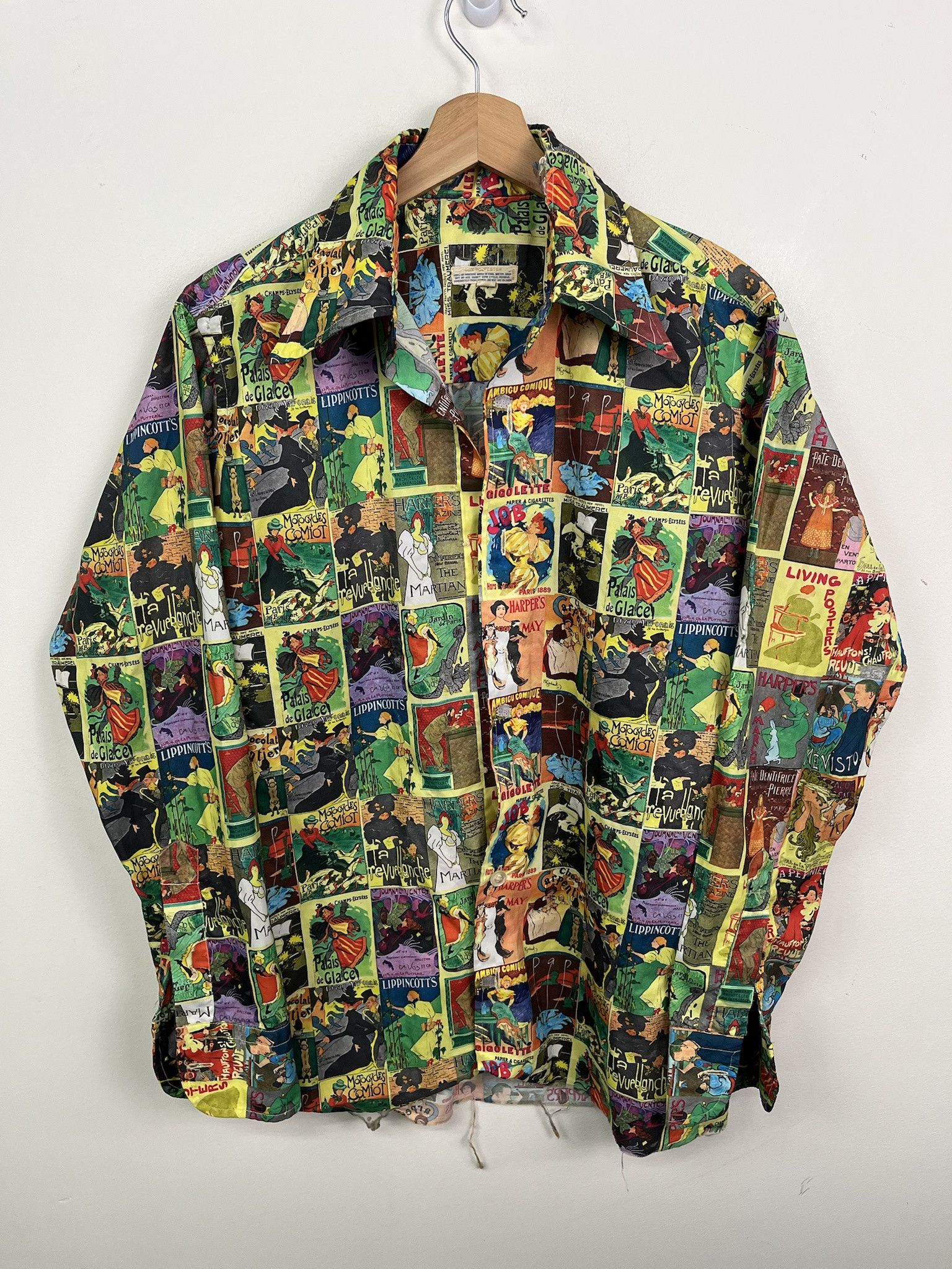 Vintage Vintage 1970s Polyester Shirt French Art COllage Distressed Missing Button Shirt Size S Size US S / EU 44-46 / 1 - 1 Thumbnail