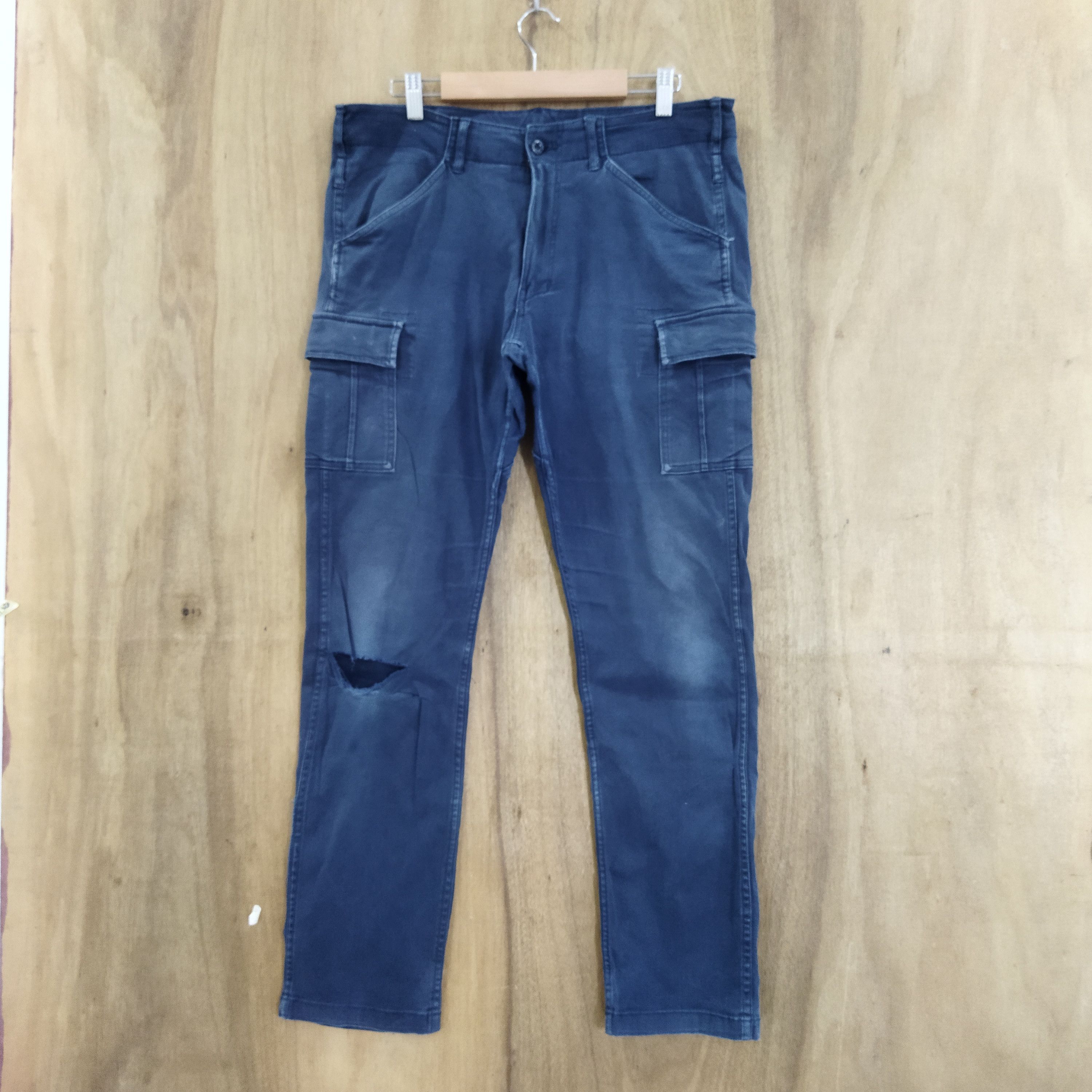 Japanese Brand GLADIATOR DARK BLUE CARGO PANTS Size US 32 / EU 48 - 1 Thumbnail