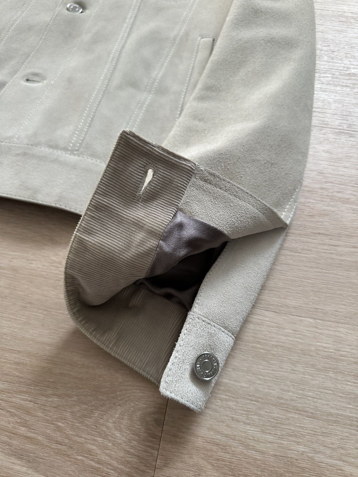 Berluti FW18 Light Grey Heavy Suede Trucker with Corduroy Details Size US S / EU 44-46 / 1 - 3 Thumbnail