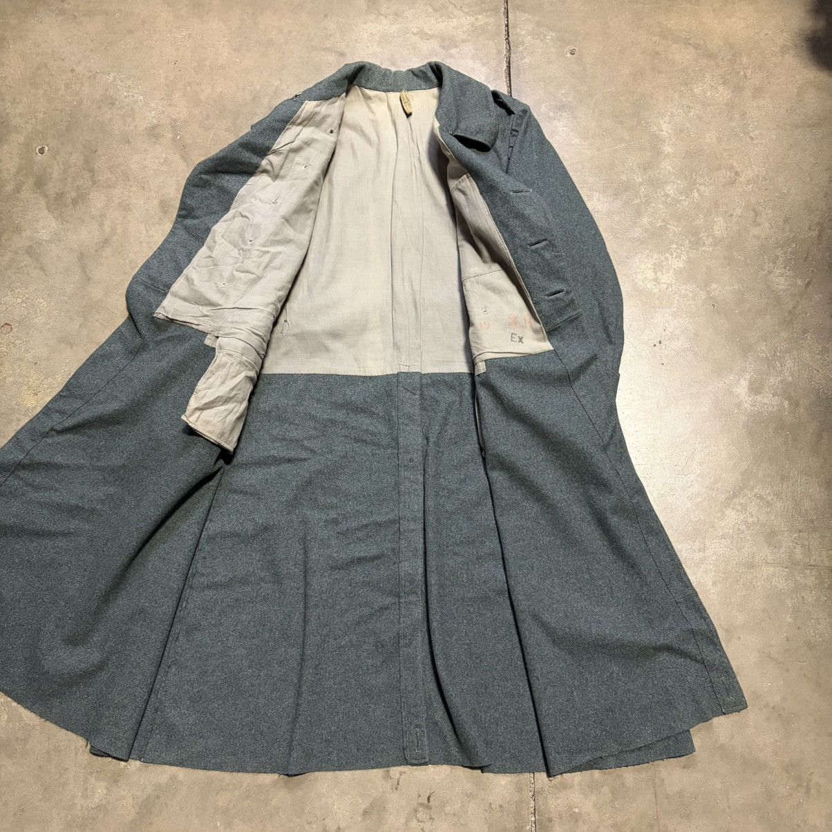 Vintage Vintage Swiss Military Army Medic Trench Overcoat Wool 60s Size US S / EU 44-46 / 1 - 5 Thumbnail