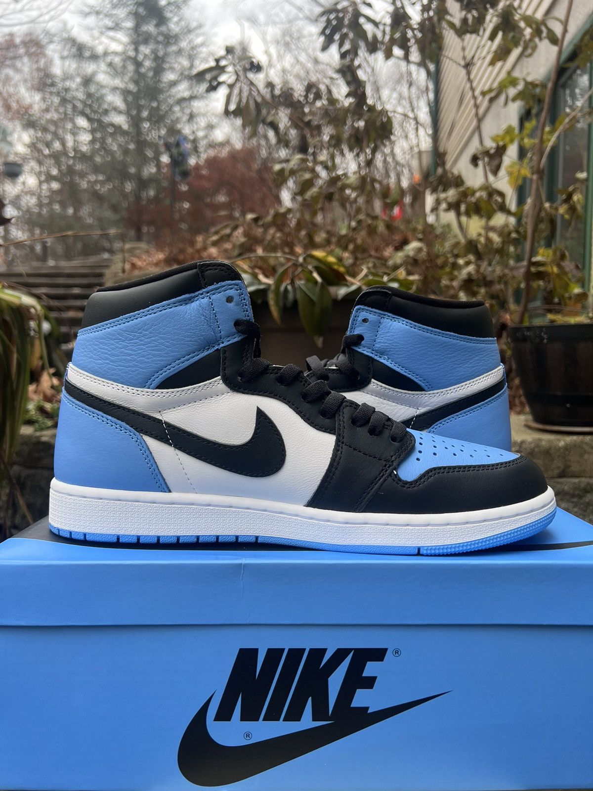 Jordan Brand × Nike Air Jordan 1 Retro UNC Toe - Sz. 10.5 - DS Size US 10.5 / EU 43-44 - 5 Thumbnail