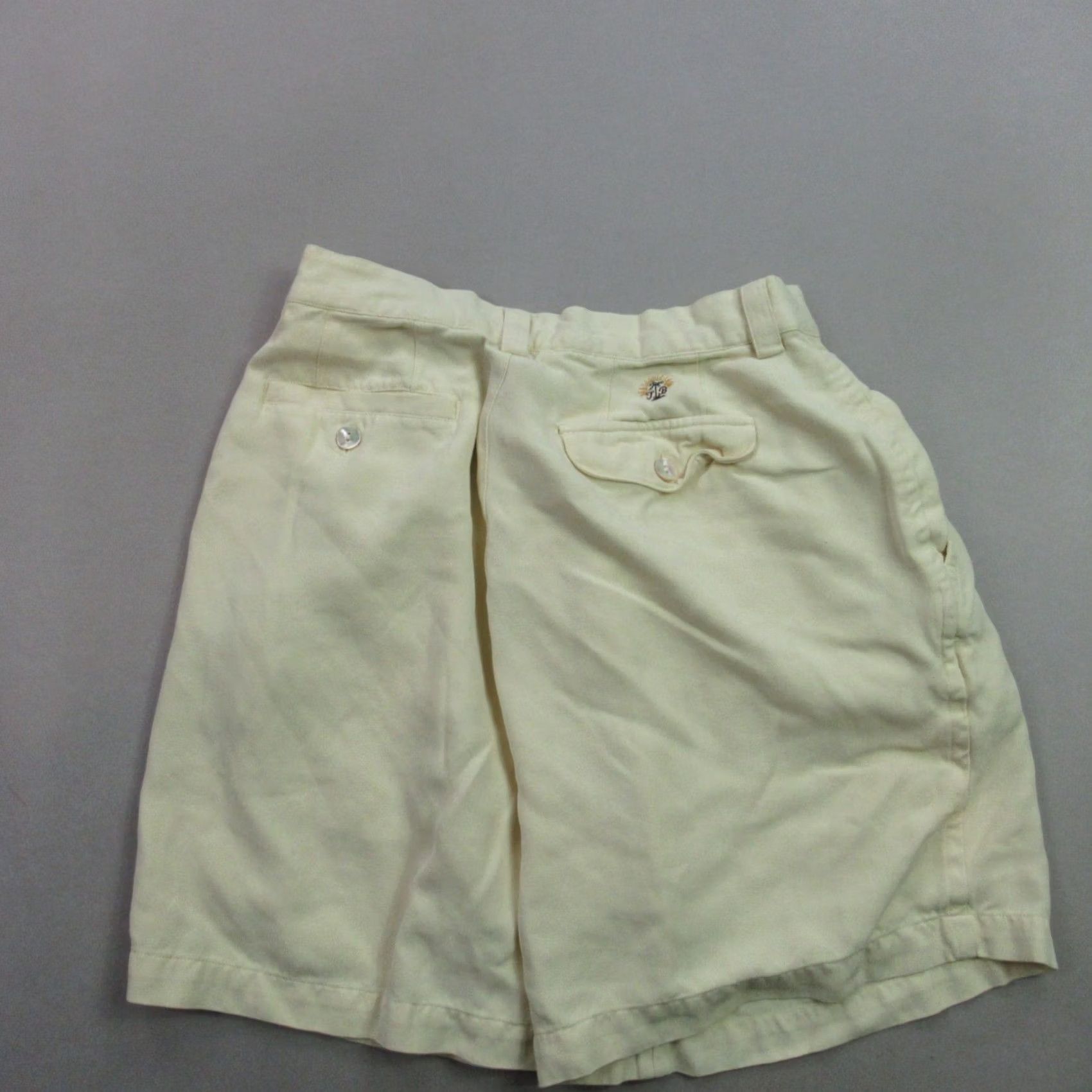 Tommy Bahama Tommy Bahama Shorts Chino 6 Yellow Lightweight Pockets Outdoors Womens Size 28" / US 6 / IT 42 - 4 Thumbnail