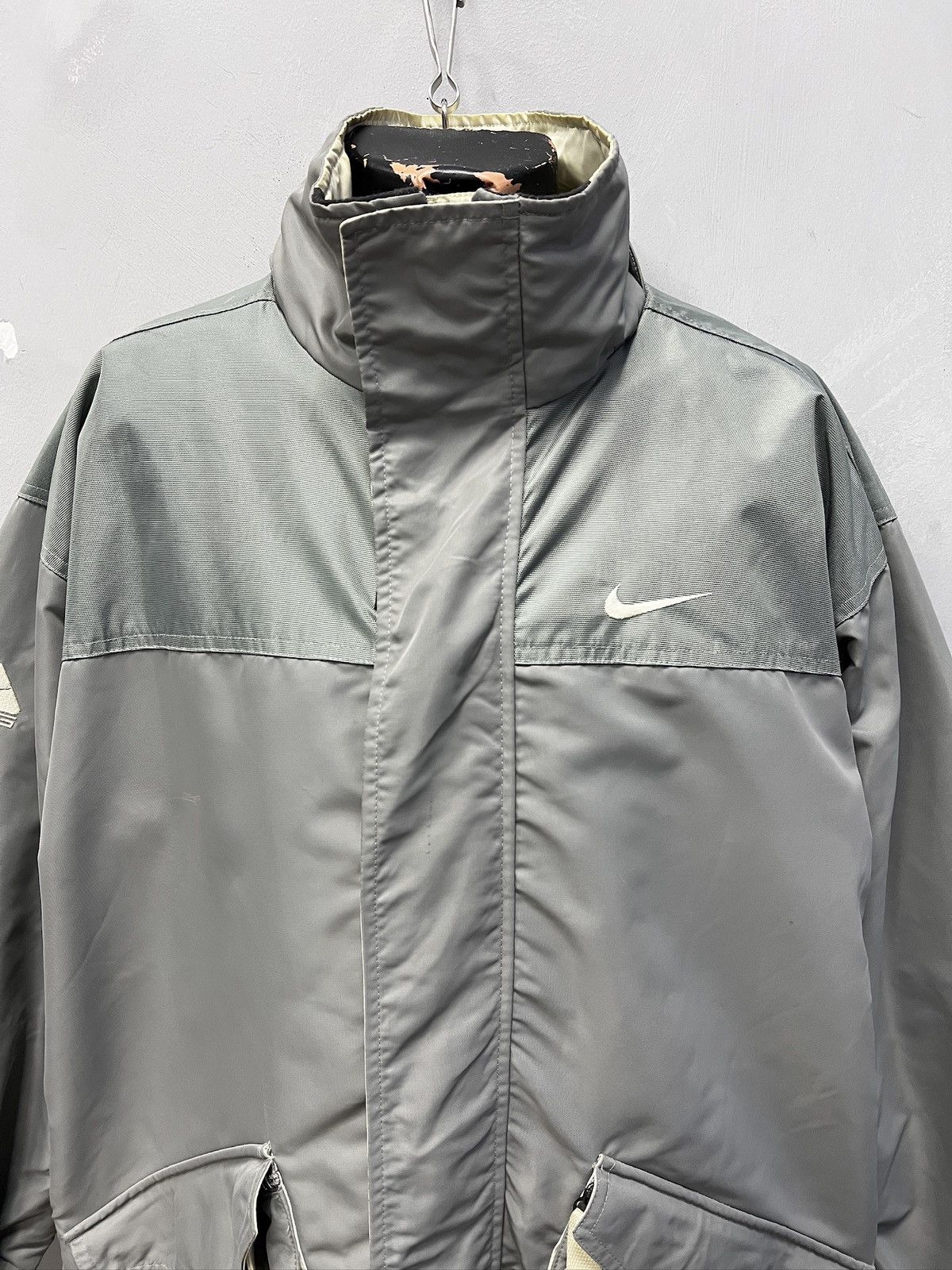 Nike Vintage Nike ACG Down Gore-Tex Jacket Nylon Grey Y2K Size US L / EU 52-54 / 3 - 2 Thumbnail