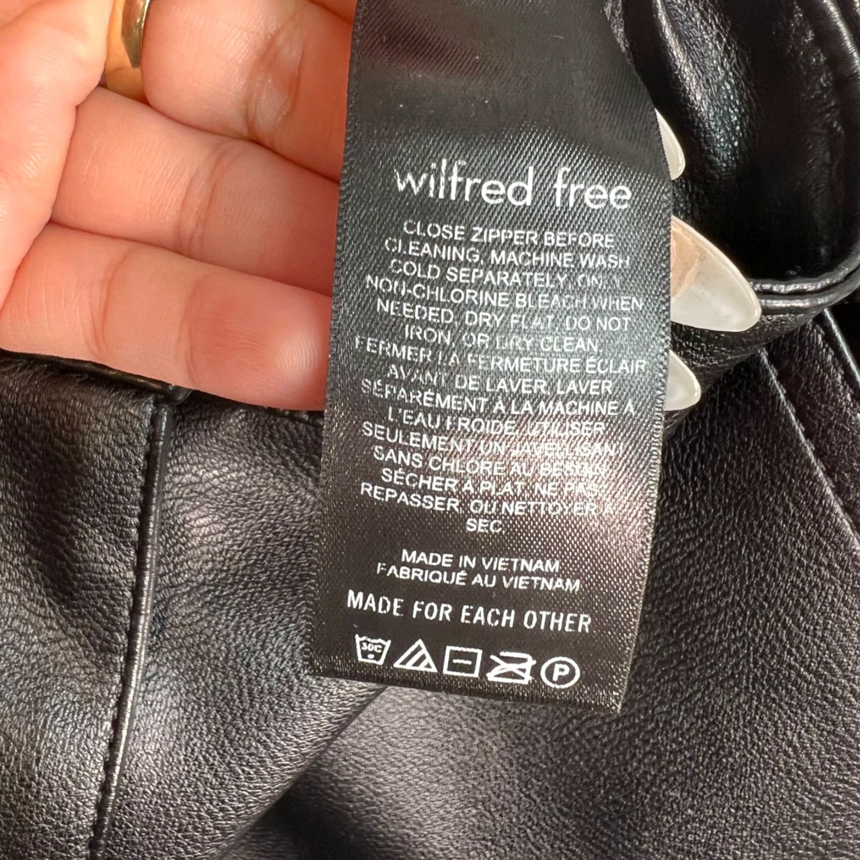 Aritzia Aritzia Wilfred Free Black Faux Leather Straight Leg Pants Size 6 Size 28" / US 6 / IT 42 - 4 Thumbnail