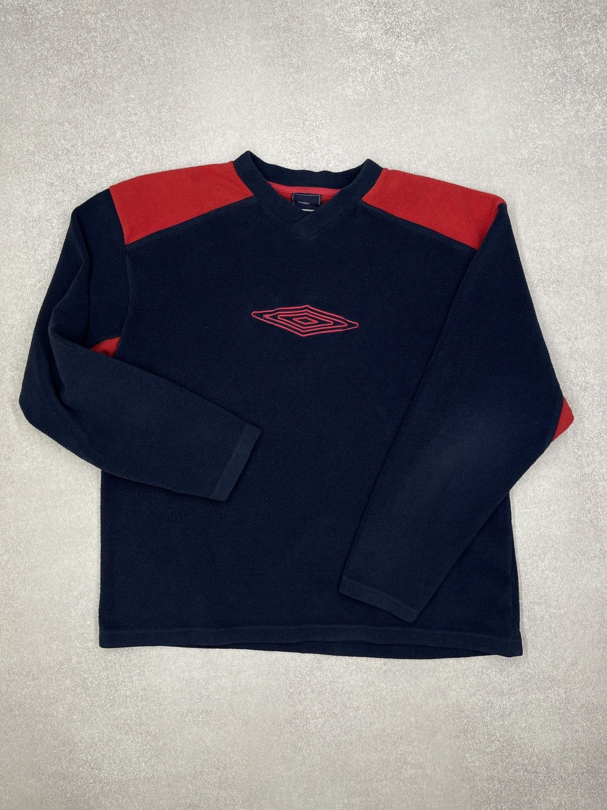 Umbro × Vintage Vintage Umbro Fleece Crew Neck Sweatshirt Navy Y2K Size US L / EU 52-54 / 3 - 2 Thumbnail