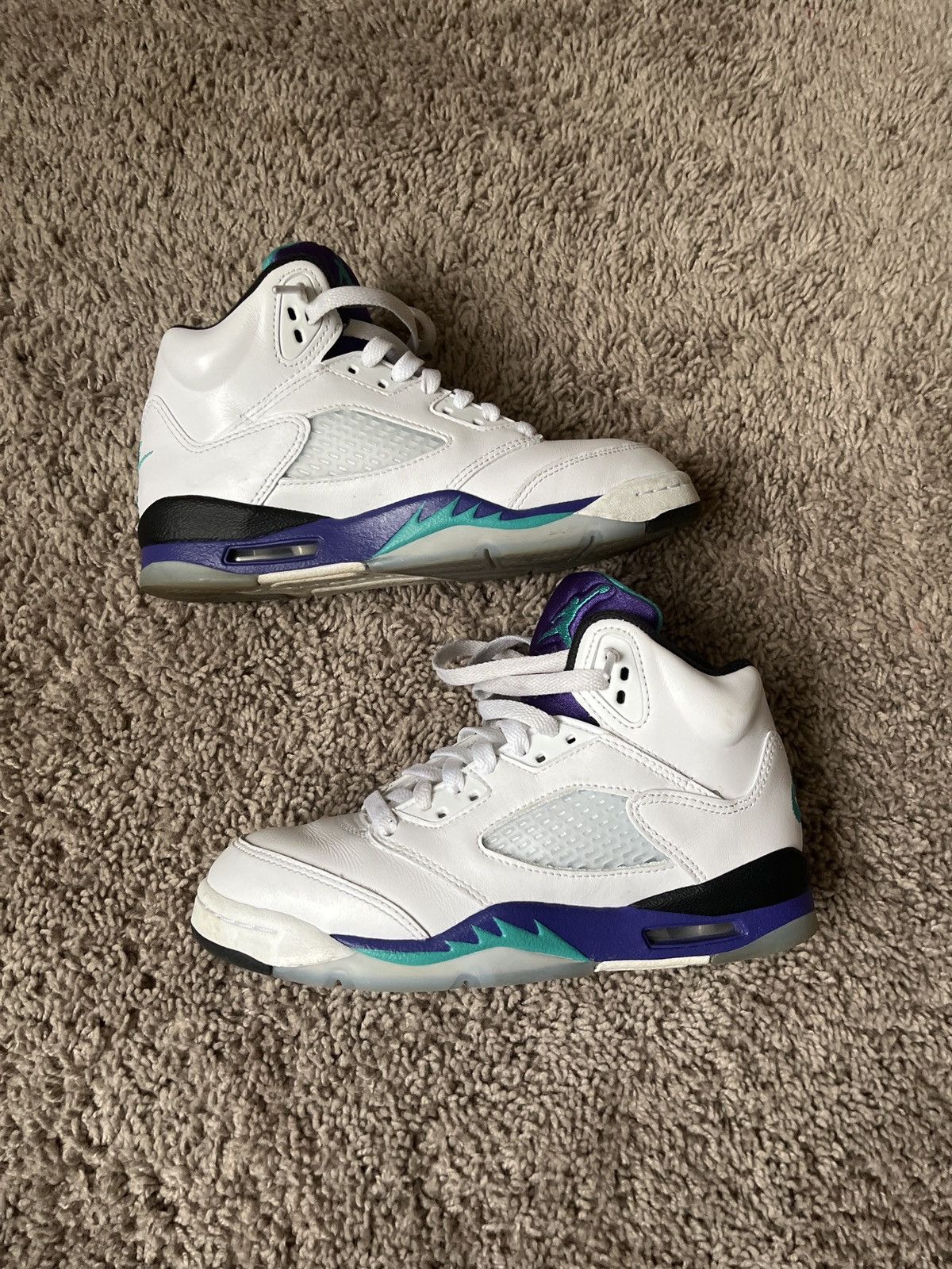 Jordan Brand Air Jordan 5 Retro GS 'Grape' 2025 Size US 4 / IT 34 - 1 Thumbnail