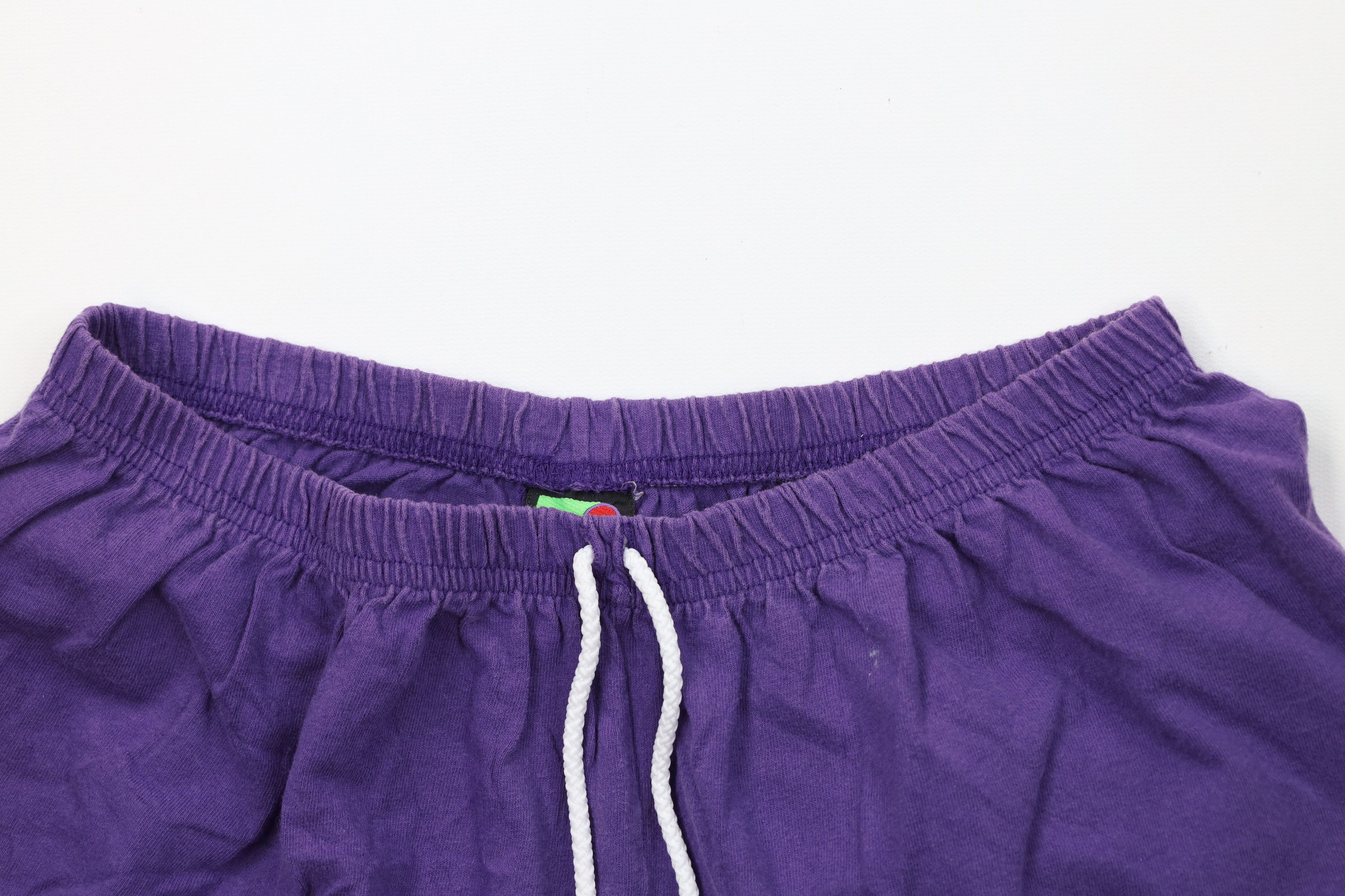 Disney Vintage 90s Disney Mickey Mouse and Friends Shorts Purple Size 26" / US 2 / IT 38 - 2 Thumbnail