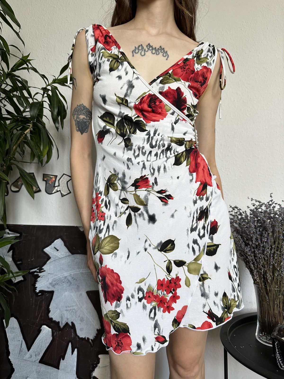 Beauty Beast Stunning vintage floral buckle wrapped asymmetrical dress Size XS / US 0-2 / IT 36-38 - 3 Thumbnail