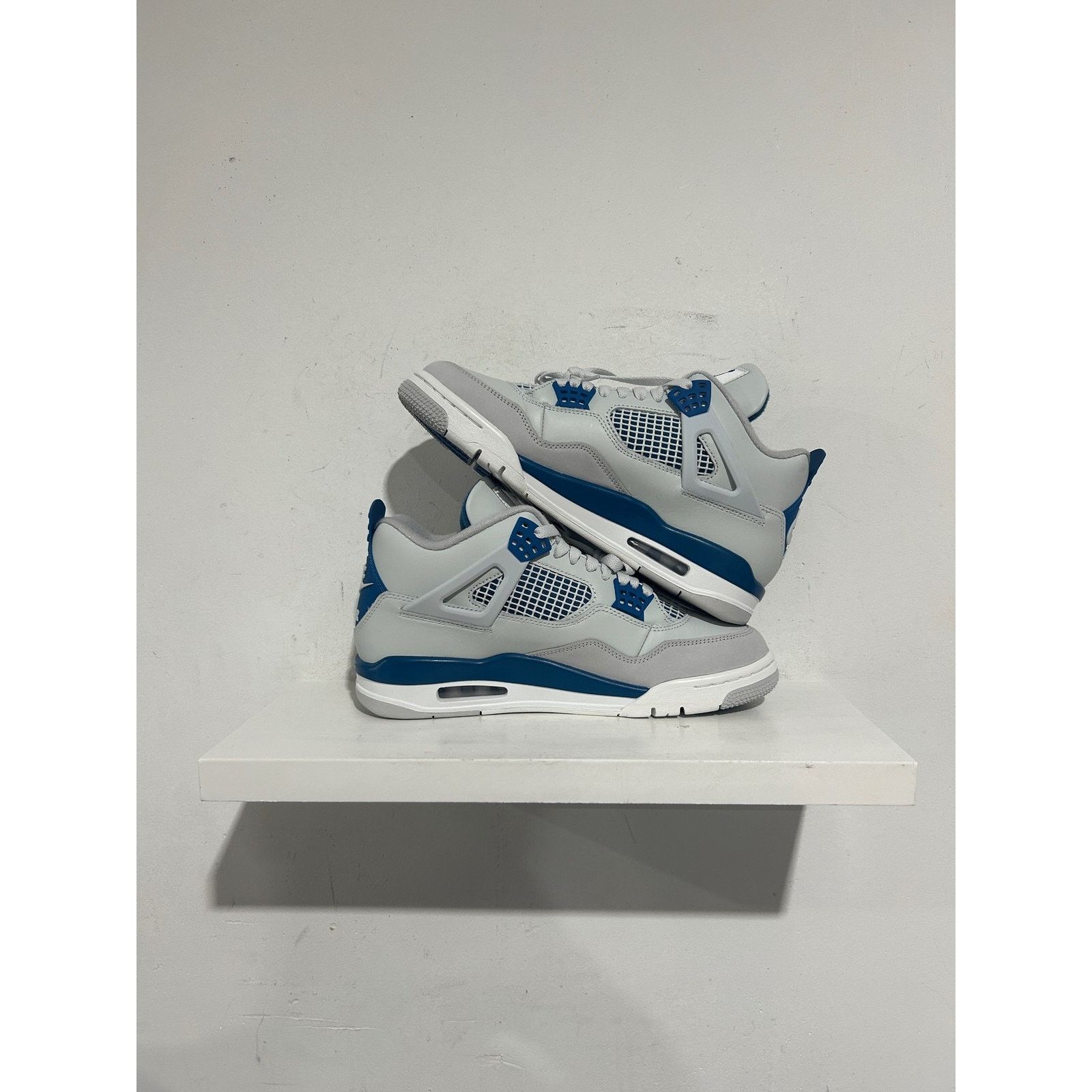 Nike JORDAN 4 RETRO MILITARY BLUE SIZE 8.5 NEW Size US 8.5 / EU 41-42 - 2 Thumbnail