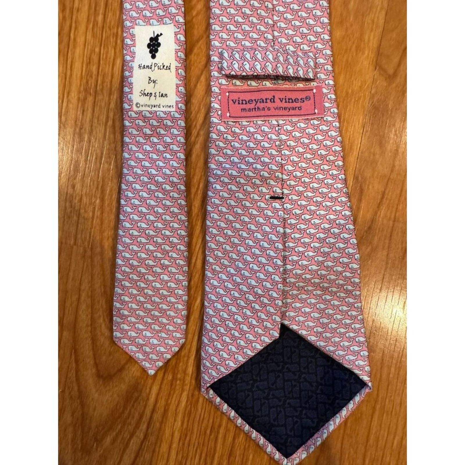 Vineyard Vines Vineyard Vines Matha's Vinevard Whale Logo - A Classic Tie Size ONE SIZE - 2 Thumbnail