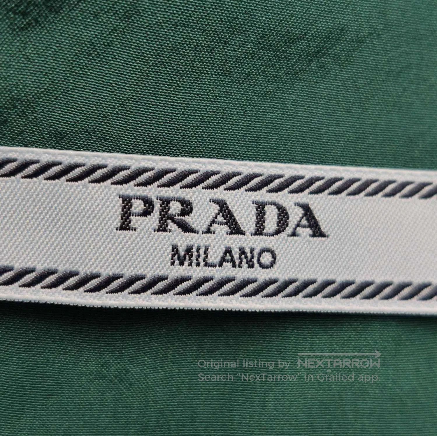 Prada Prada Ruffled Silk Blouse in Green . Size L / US 10 / IT 46 - 4 Thumbnail