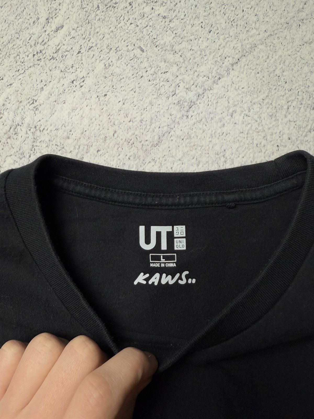 Japanese Brand Uniqlo x kaws grafitti spellout T shirt USA Size US L / EU 52-54 / 3 - 8 Thumbnail
