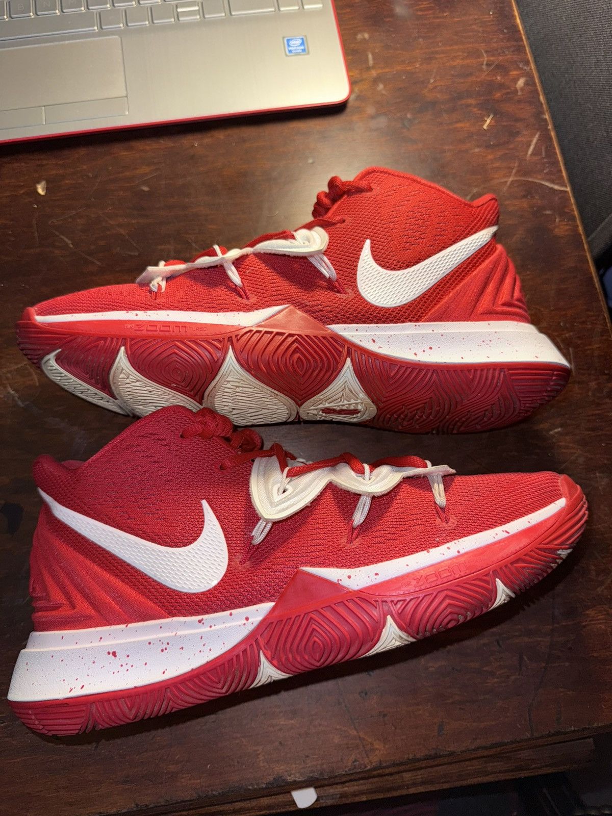 Nike Nike Kyrie 5 Size US 10 / EU 43 - 2 Thumbnail