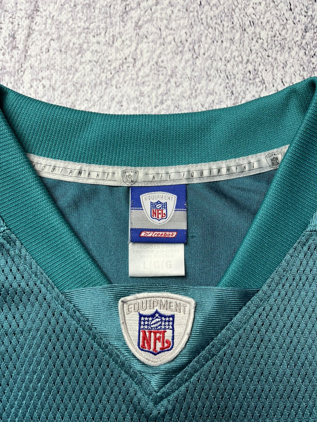 NFL Vintage REEBOK Miami Dolphins Thomas #54 Teal NFL Jersey Size US L / EU 52-54 / 3 - 8 Thumbnail