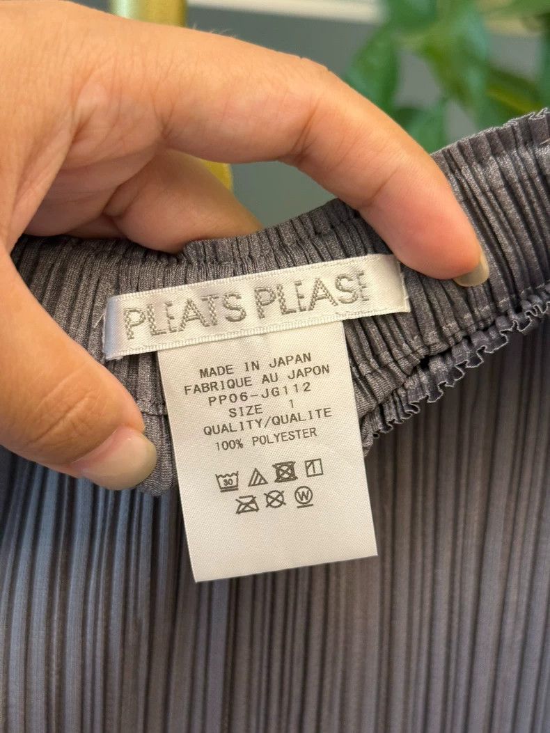 Issey Miyake Issey Miyake size:1 Dark grey straight skirt Size 31" - 2 Thumbnail