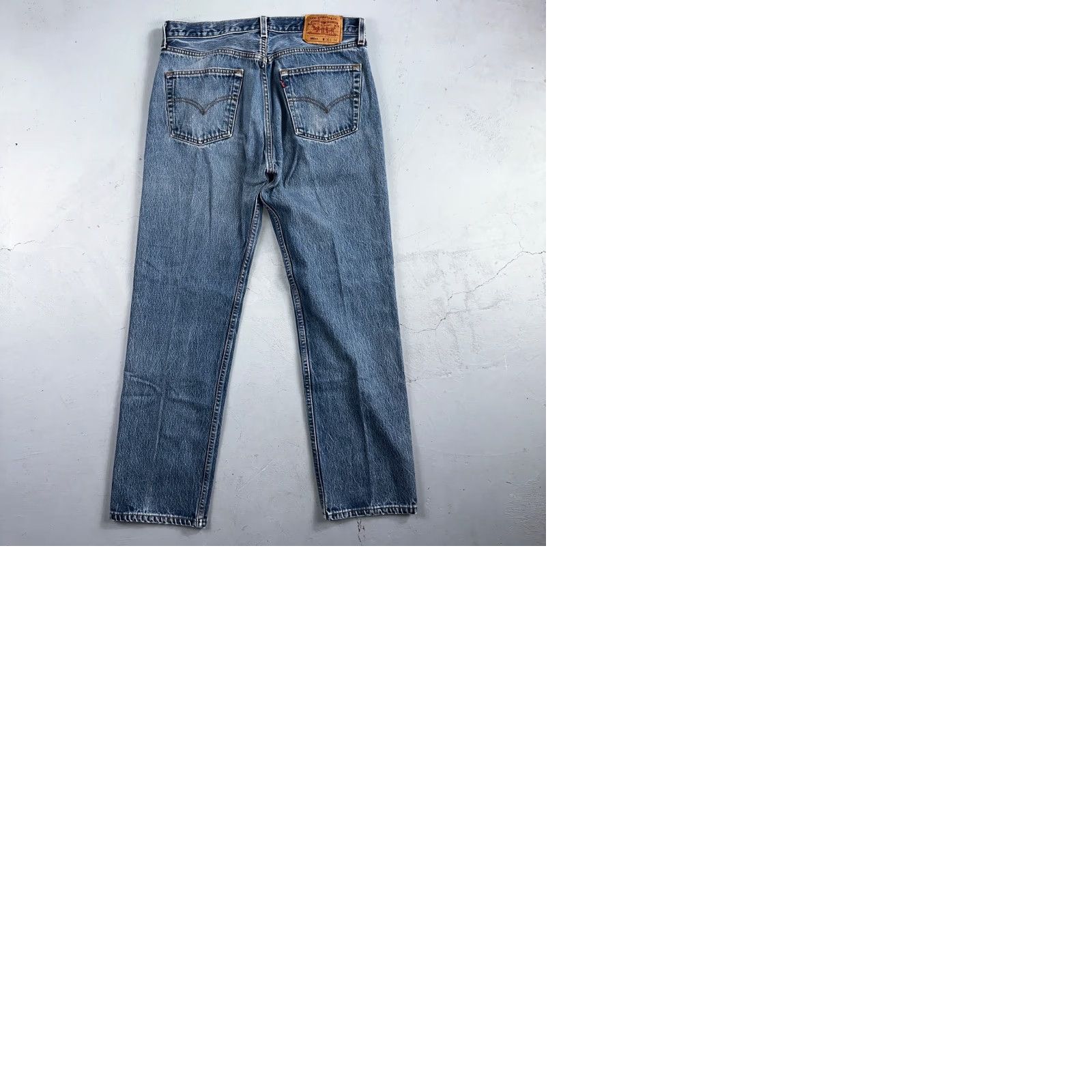 Levi's VINTAGE Levi's 501 Jeans Straight Men Blue Light Wash 35x34 Denim USA 90s 501 Series Slim Rise Mid Regular Inseam 34 Jeans Men II Size US 35 - 10 Thumbnail
