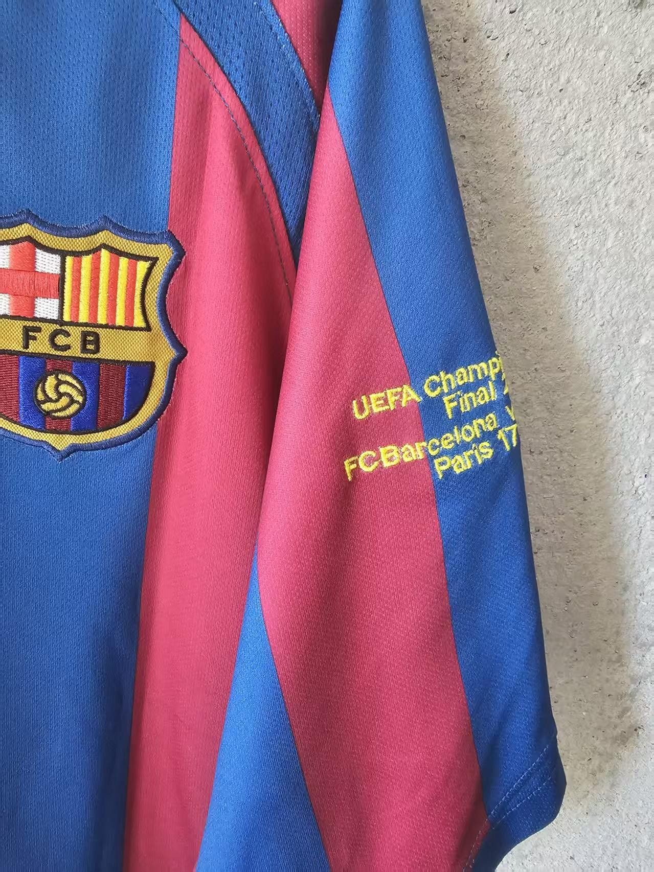 Other #10 Ronaldinho Jersey Barcelona Home Size US XL / EU 56 / 4 - 5 Thumbnail