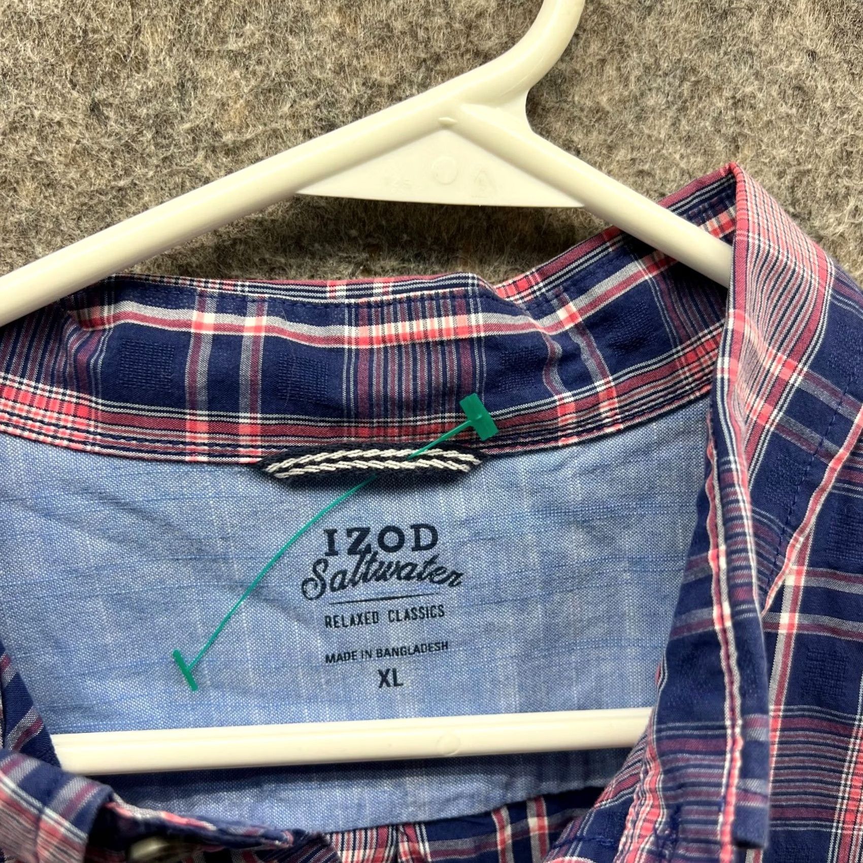 Izod VINTAGE Izod Shirt Men XL Blue Pink Plaid Button-Down Relaxed Saltwater Collection Casual Button-Up Short Sleeve Size US XL / EU 56 / 4 - 7 Thumbnail