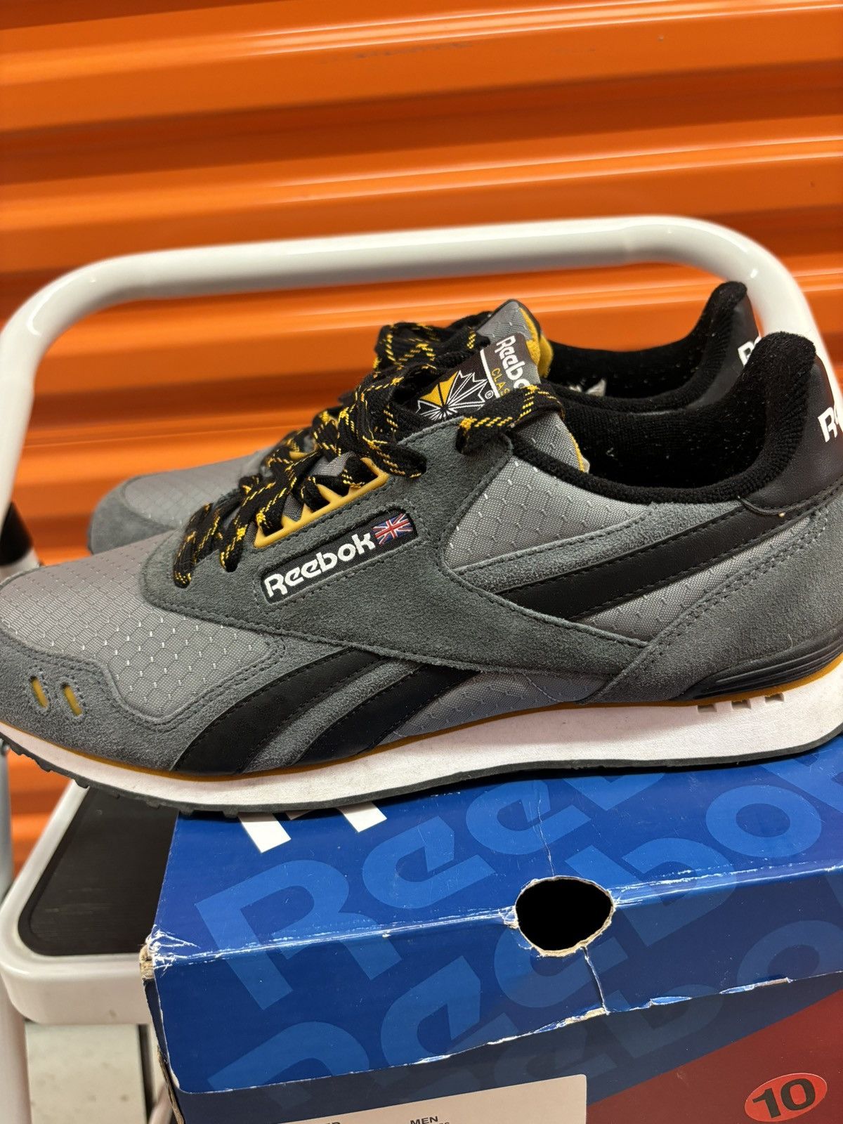 Reebok ***FINAL DROP***RARE 00s REEBOK DASH RUNNER CLASSIC SUEDE 10 Size US 10 / EU 43 - 9 Thumbnail