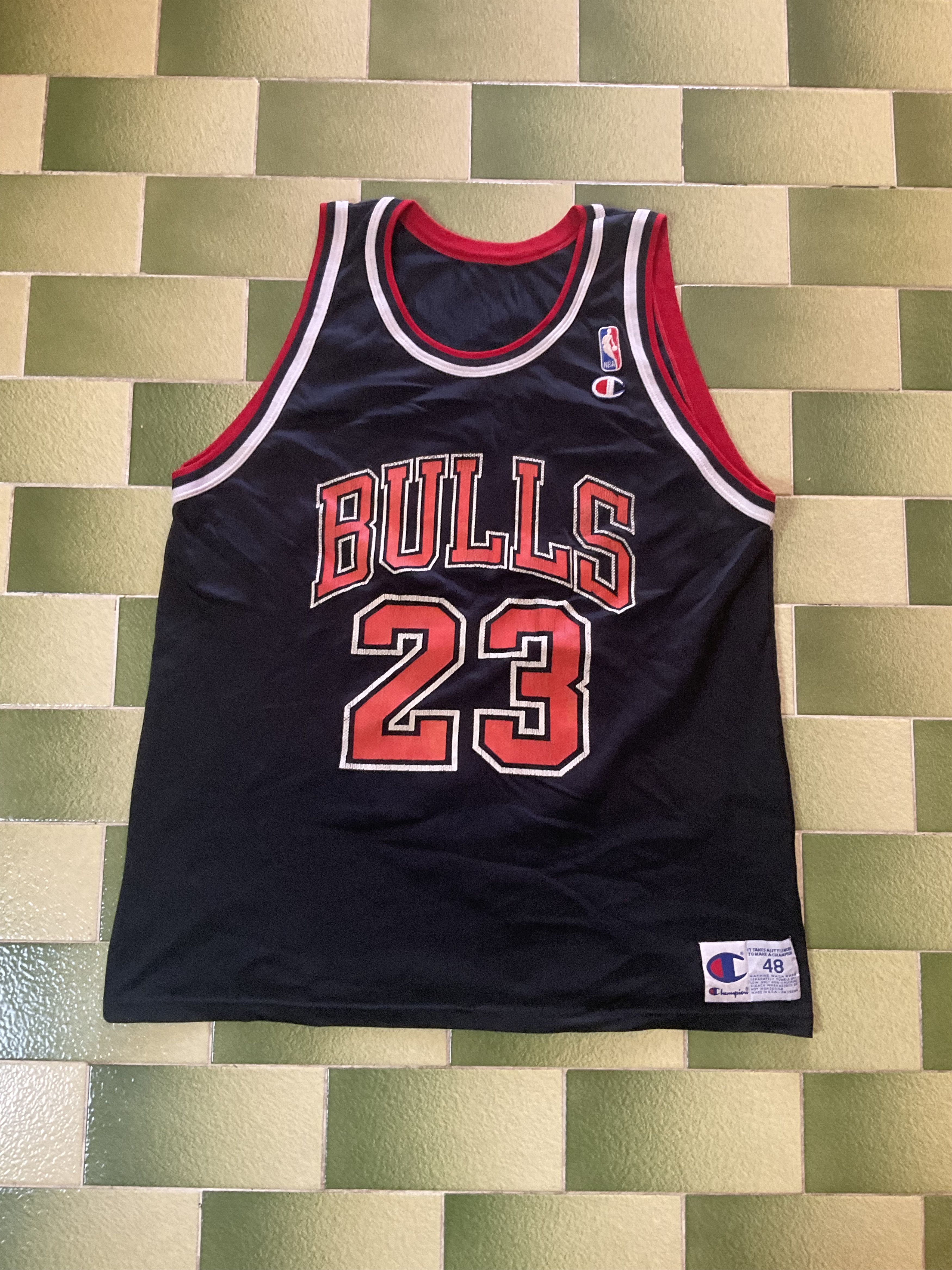 NBA Vintage Champion Chicago Bulls #23 Michael Jordan Jersey Size US XL / EU 56 / 4 - 1 Thumbnail