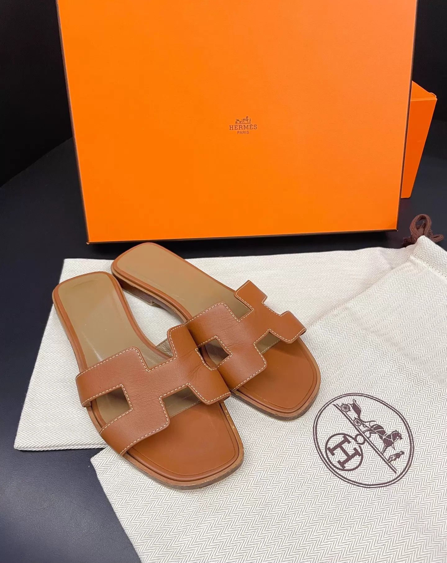 Hermes Hermès Classic Sheepskin Slide Sandal Gold Brown Size 35.5 Size US 5 / IT 35 - 3 Thumbnail