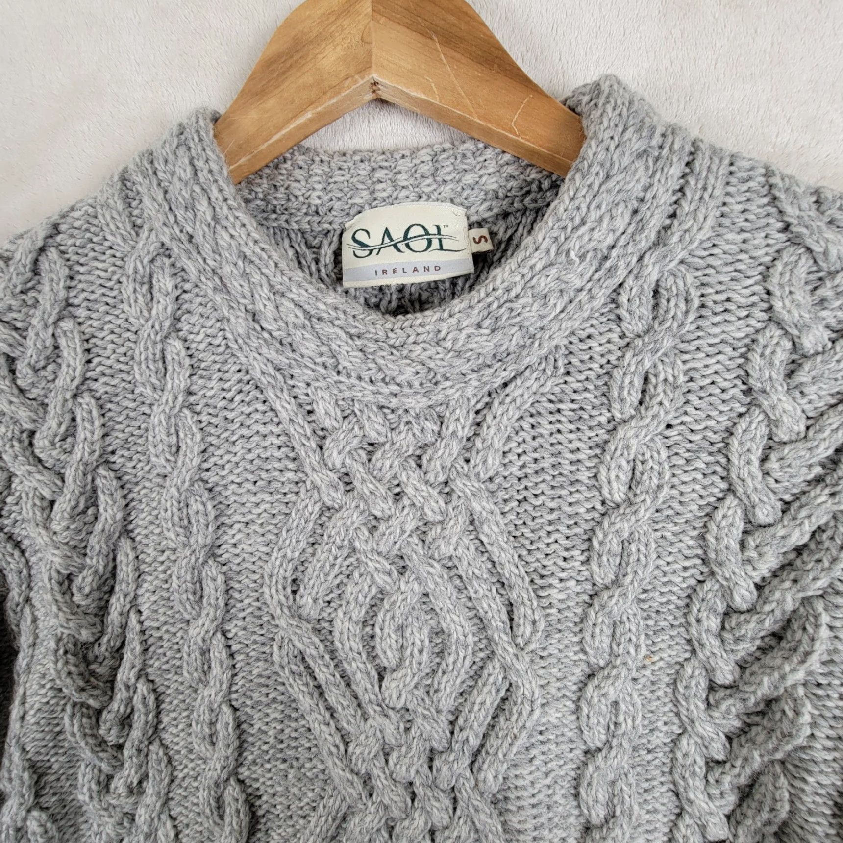 Vintage SAOL Sweater Women's Small Cable-Knit Aran 100% Merino Wool Pullover Gray Size S / US 4 / IT 40 - 2 Thumbnail