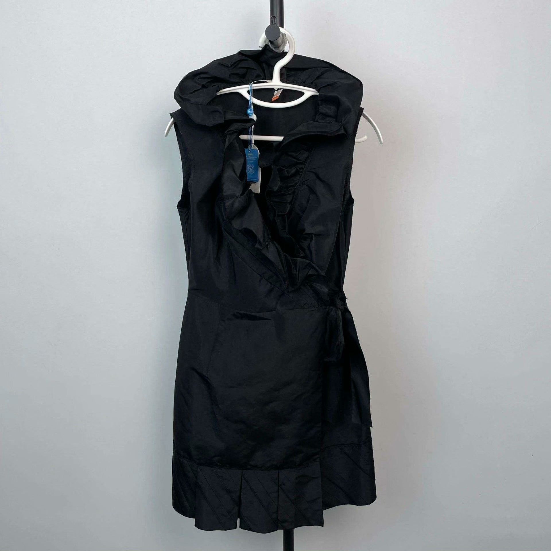 Prada Prada Black Dress 42 Women Size M / US 6-8 / IT 42-44 - 1 Thumbnail