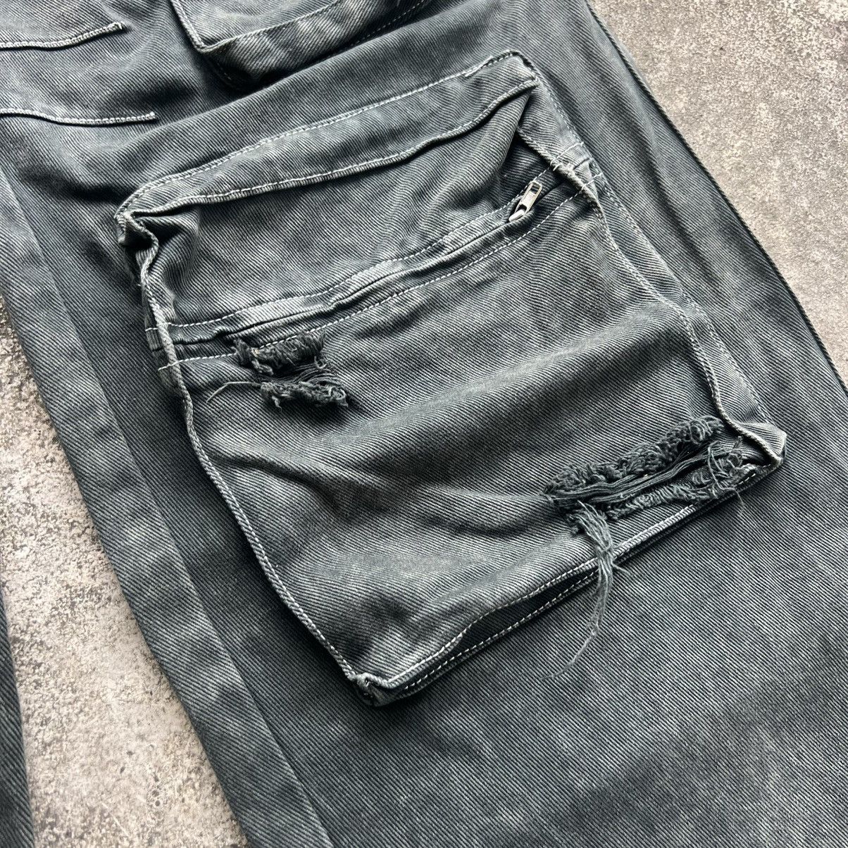 Fashion Nova “y2k style” FASHION NOVA BAGGY CARGO PANTS TECHWEAR STYLE Size US 34 / EU 50 - 8 Thumbnail