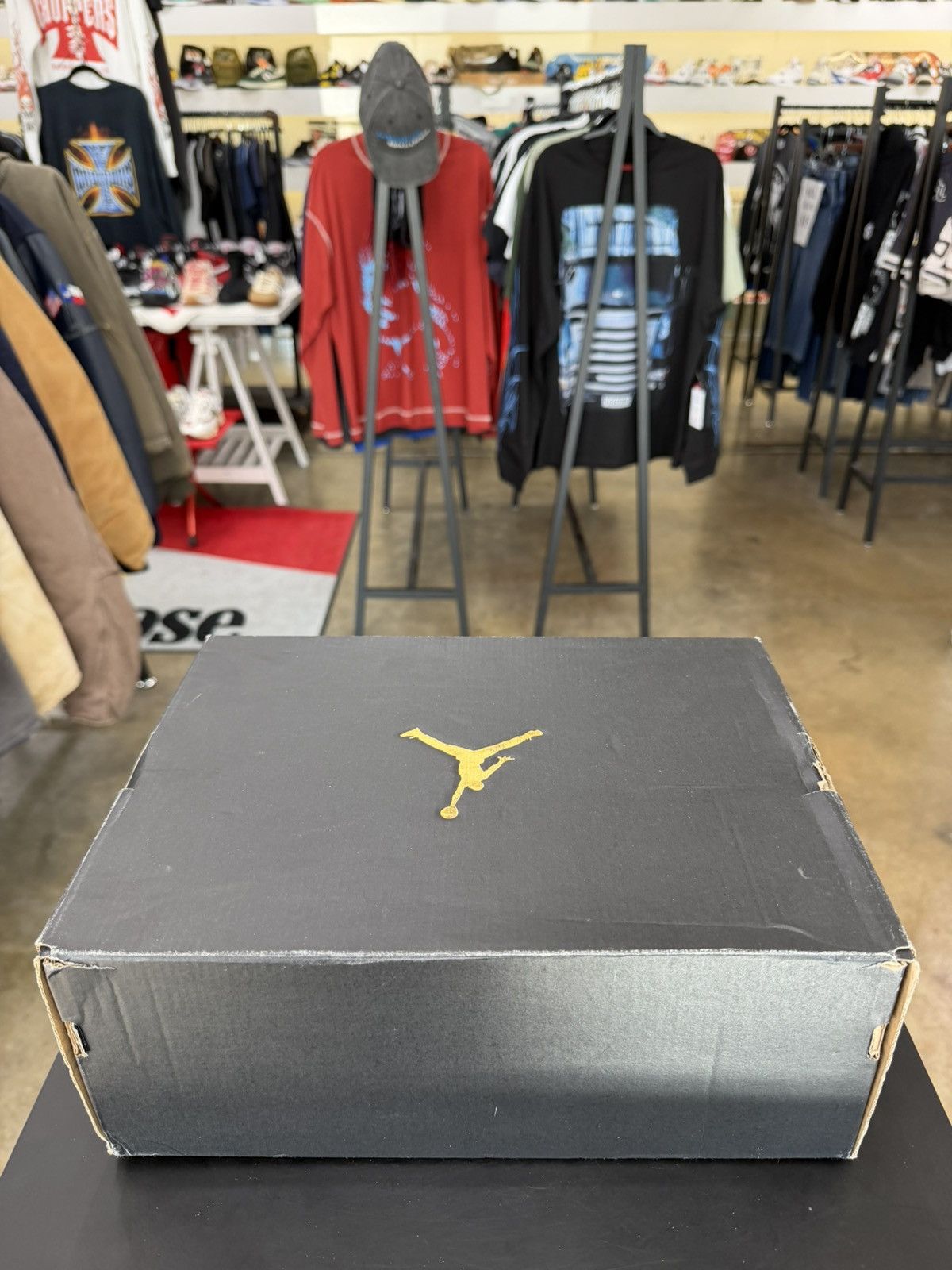 Jordan Brand Air Jordan 1 Low Shattered Backboard Size 10 (2021) Size US 10 / EU 43 - 16 Thumbnail