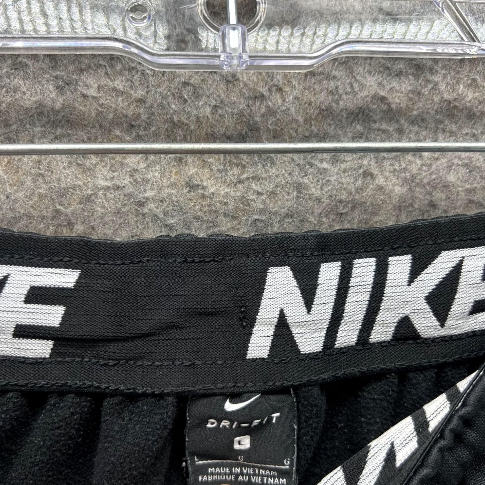 Nike Nike Sweatpants Large Black Athletic Training Dri Fit Polyester Therma Knit - Adult Size US 33 - 5 Thumbnail