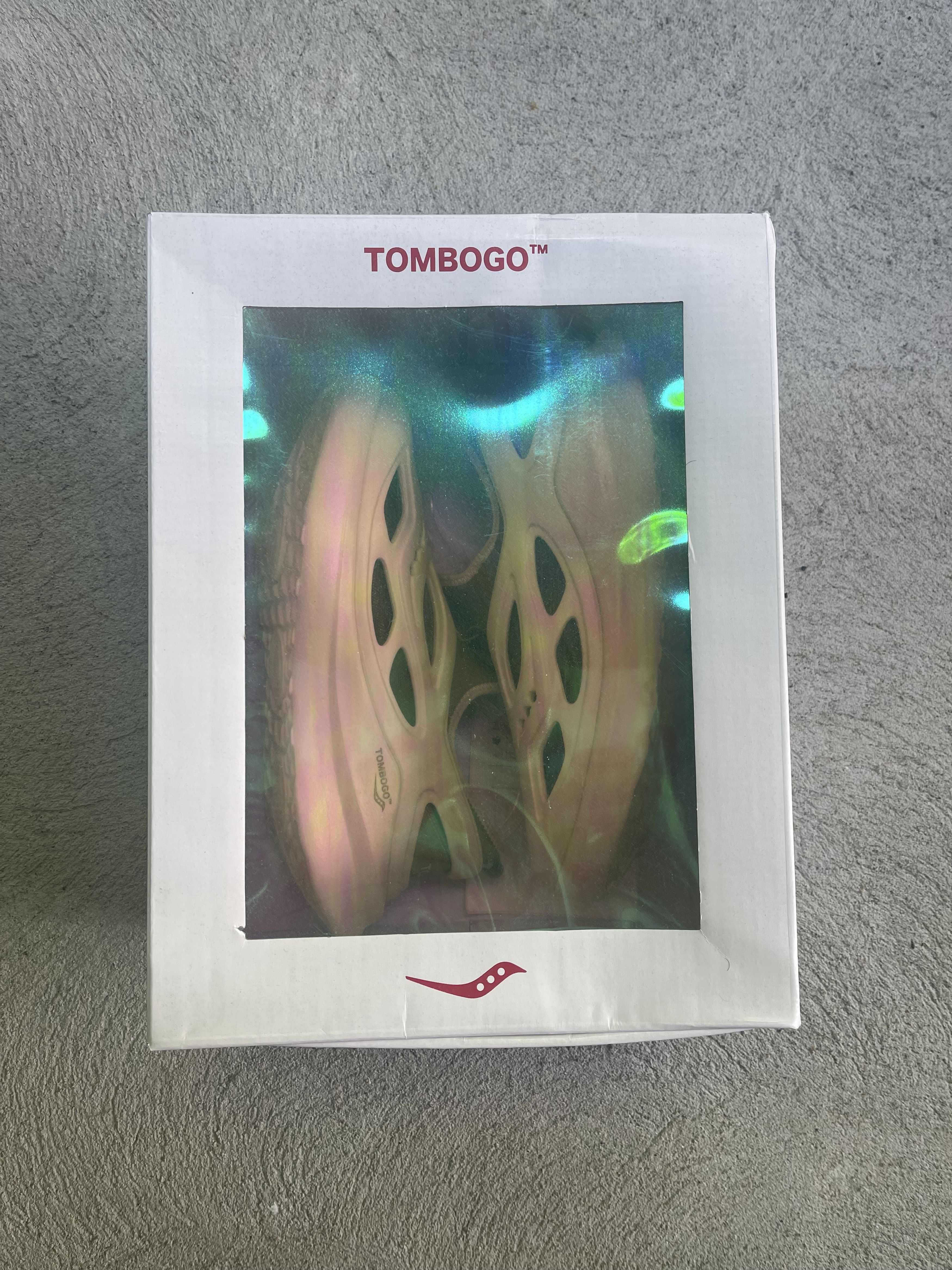 TOMBOGO Saucony Tombogo F&F The Butterfly Glow in the Dark Size US 9 / EU 42 - 4 Thumbnail