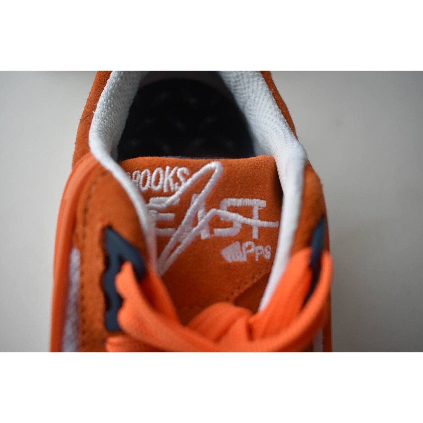 Brooks Brooks Heritage Beast 1 Size 7.5 Anwar Carrots Runaway 2016 Size US 7.5 / EU 40-41 - 9 Thumbnail