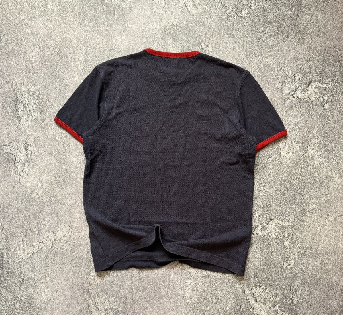 Tommy Hilfiger × Vintage Tommy Hilfiger M vintage faded tee T-shirt polo Size US M / EU 48-50 / 2 - 10 Thumbnail
