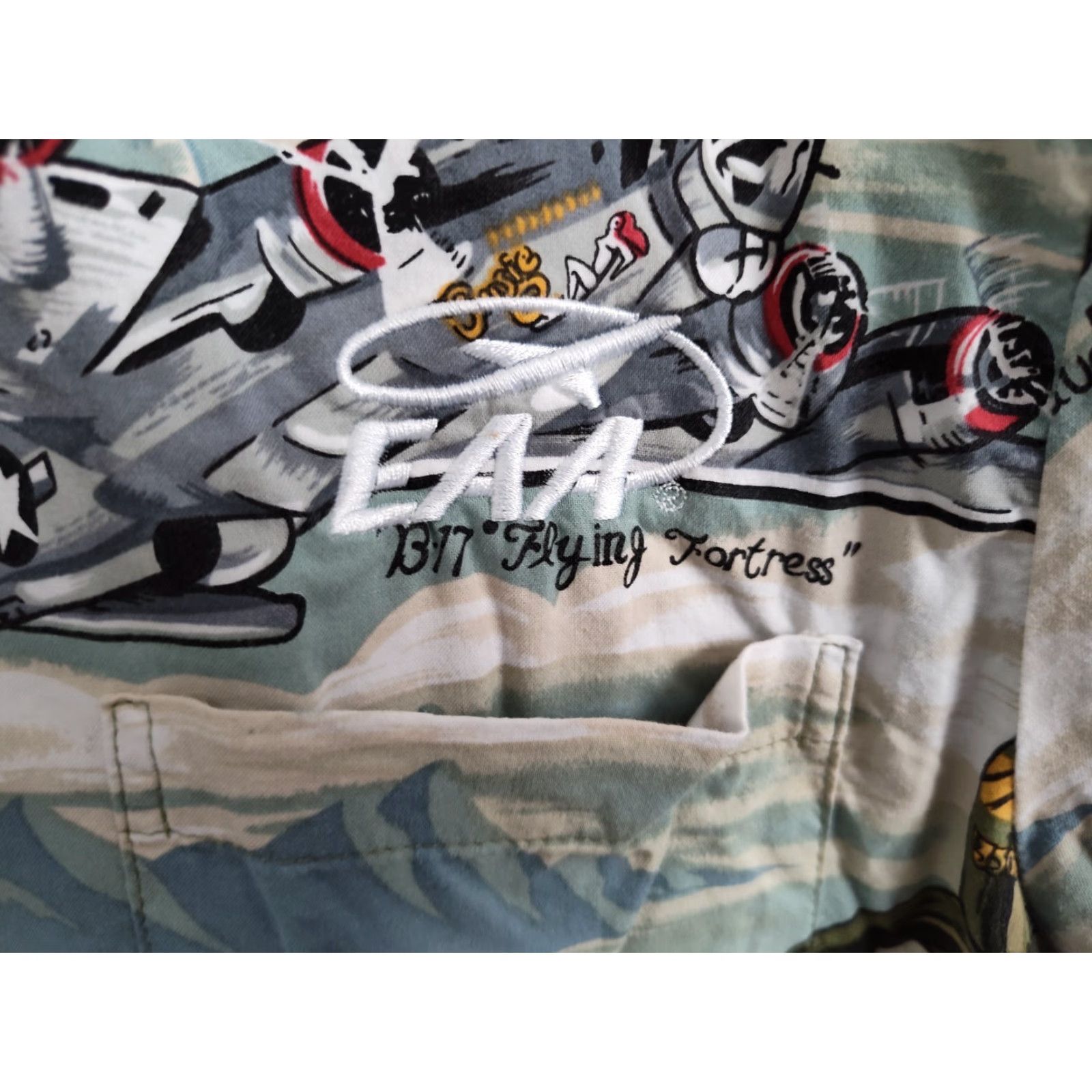 Vintage VINTAGE Kalaheo Men's L Hawaiian WWII Bomber Airplane Print Short Sleeve Button-Up Shirt Made in USA Size US L / EU 52-54 / 3 - 4 Thumbnail